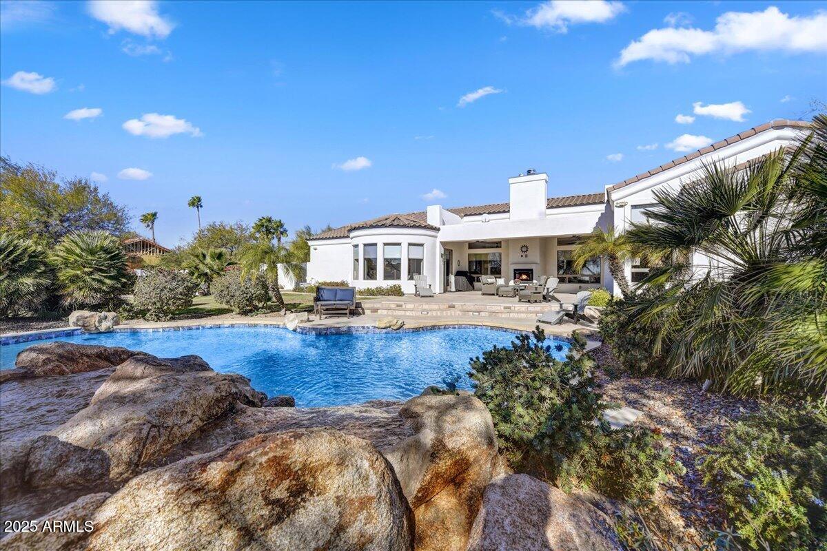 8027 E JUAN TABO Road