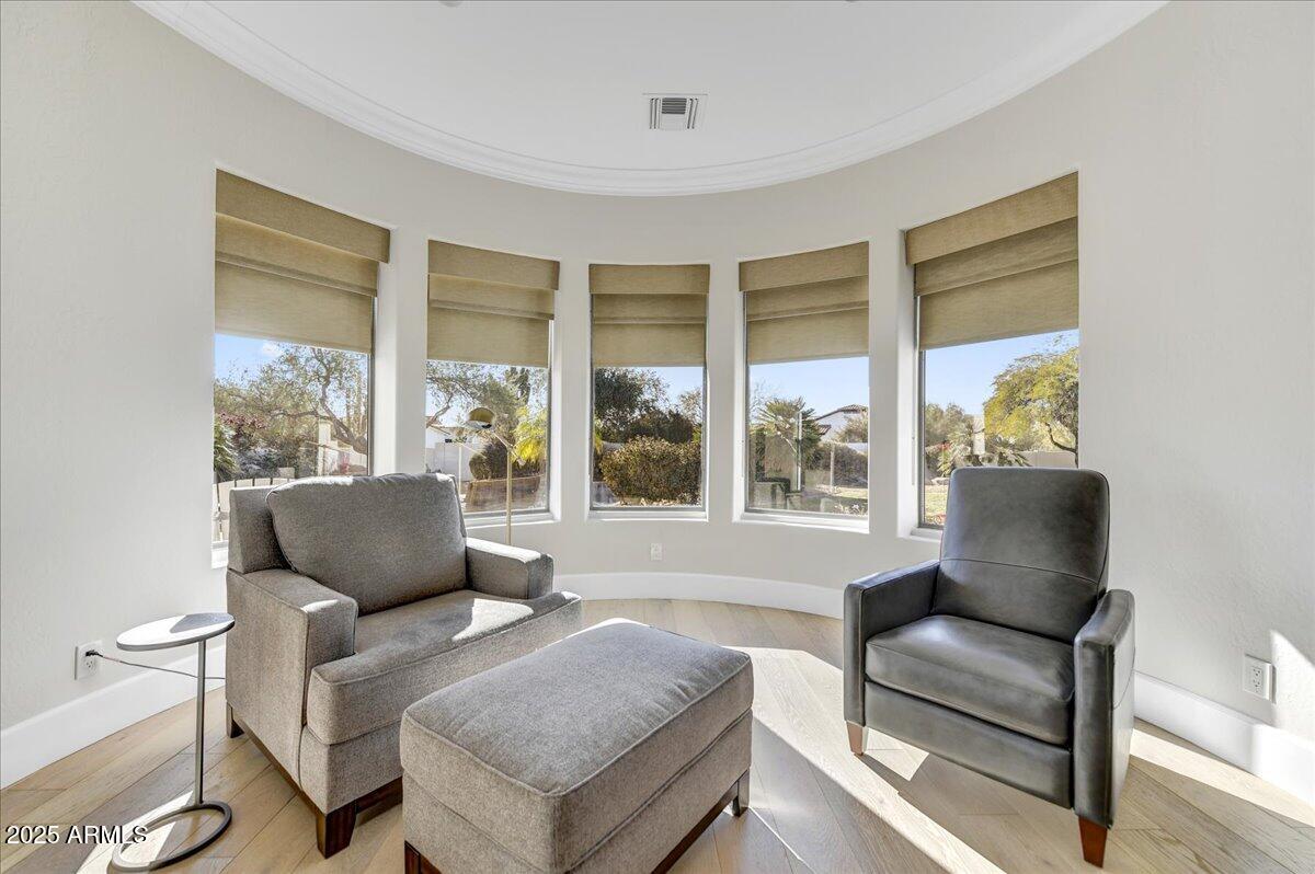 8027 E JUAN TABO Road