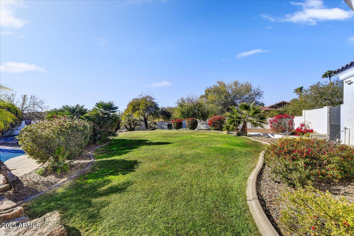 8027 E JUAN TABO Road