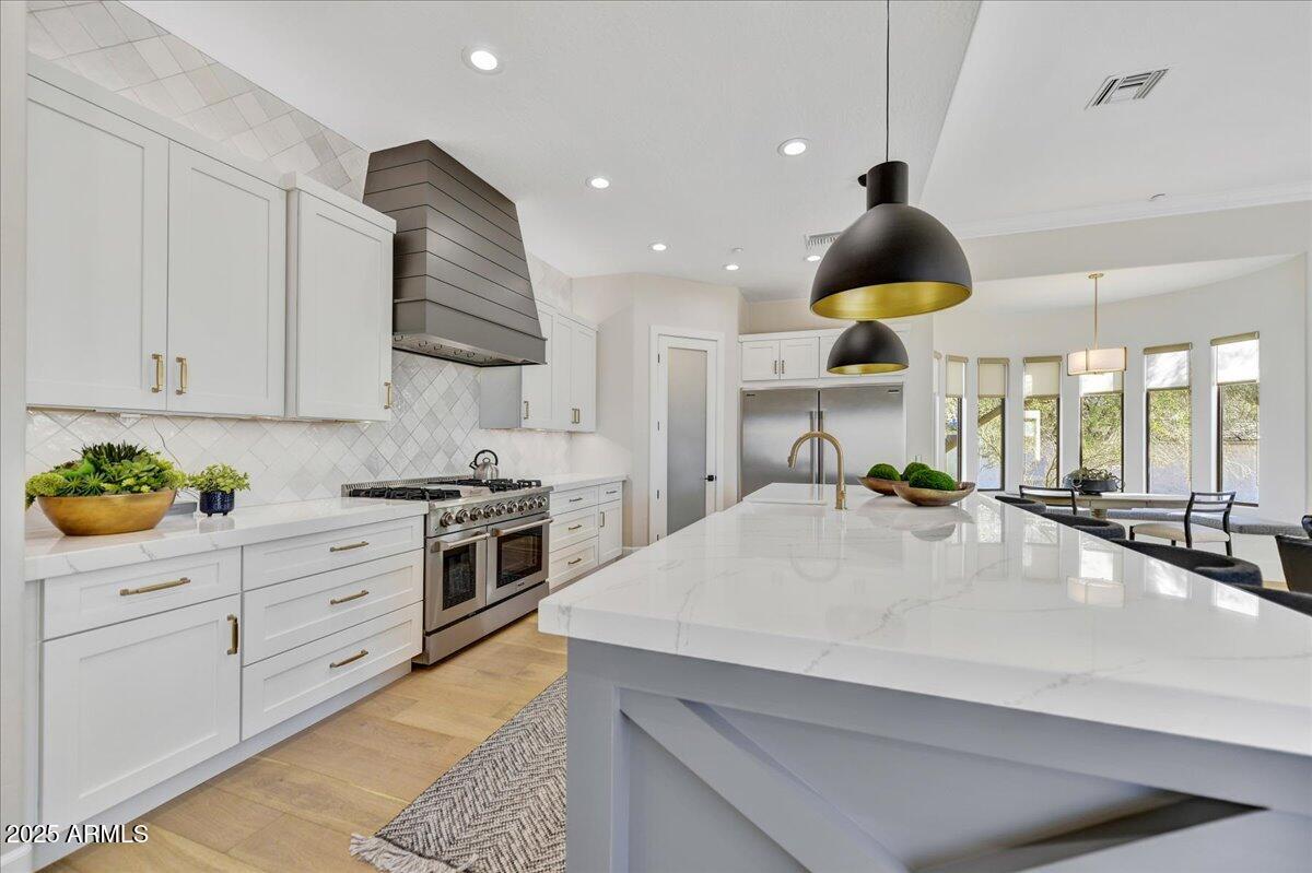8027 E JUAN TABO Road