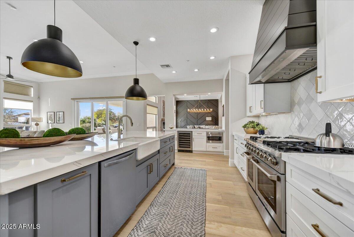 8027 E JUAN TABO Road