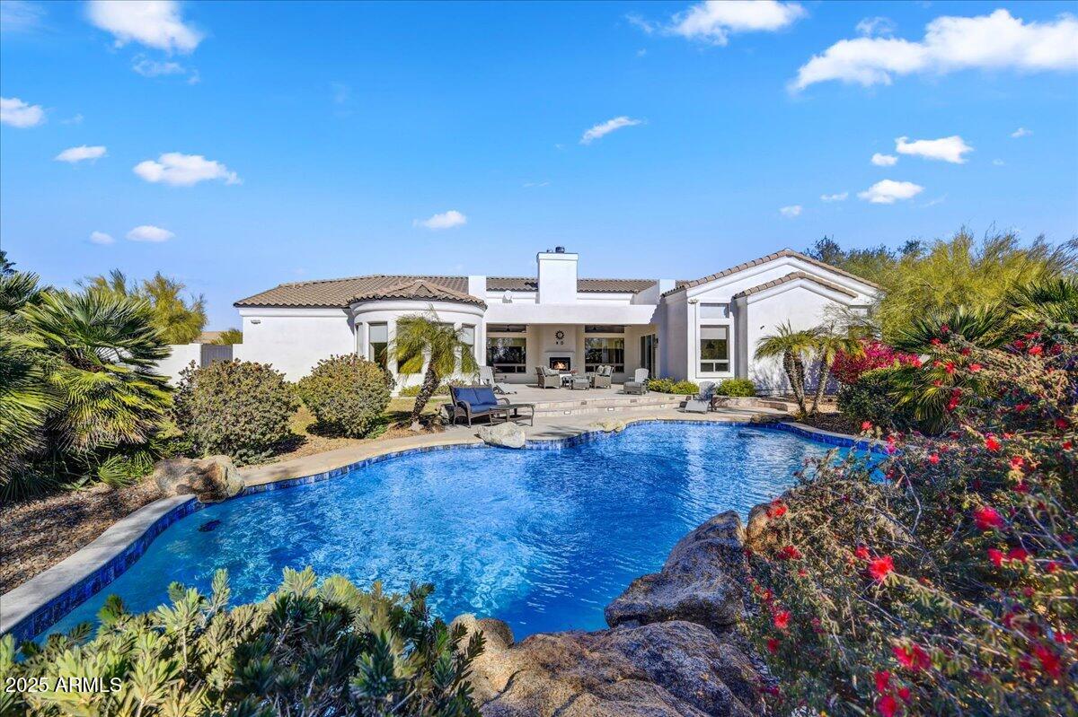 8027 E JUAN TABO Road