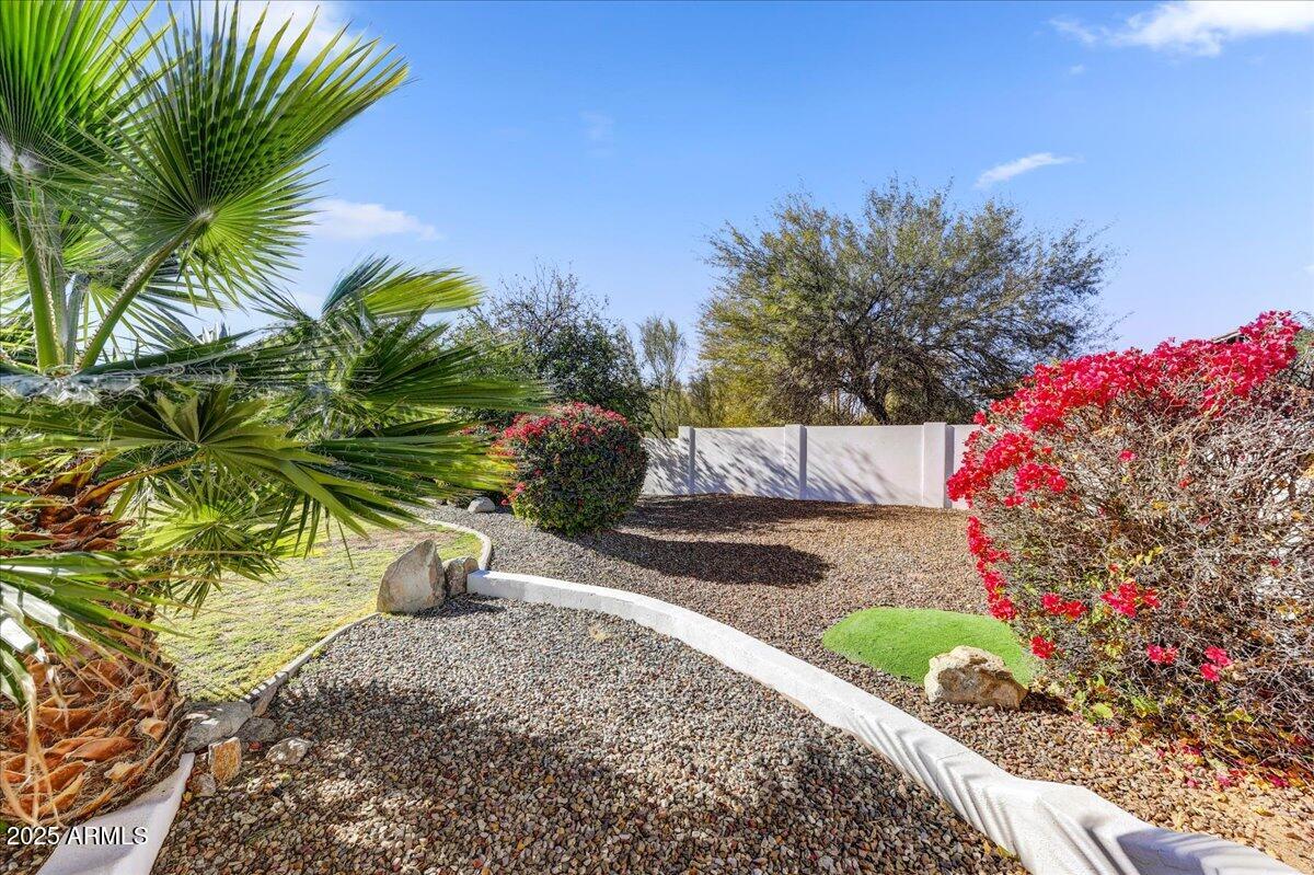 8027 E JUAN TABO Road