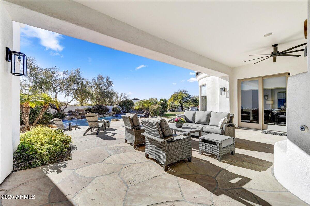 8027 E JUAN TABO Road