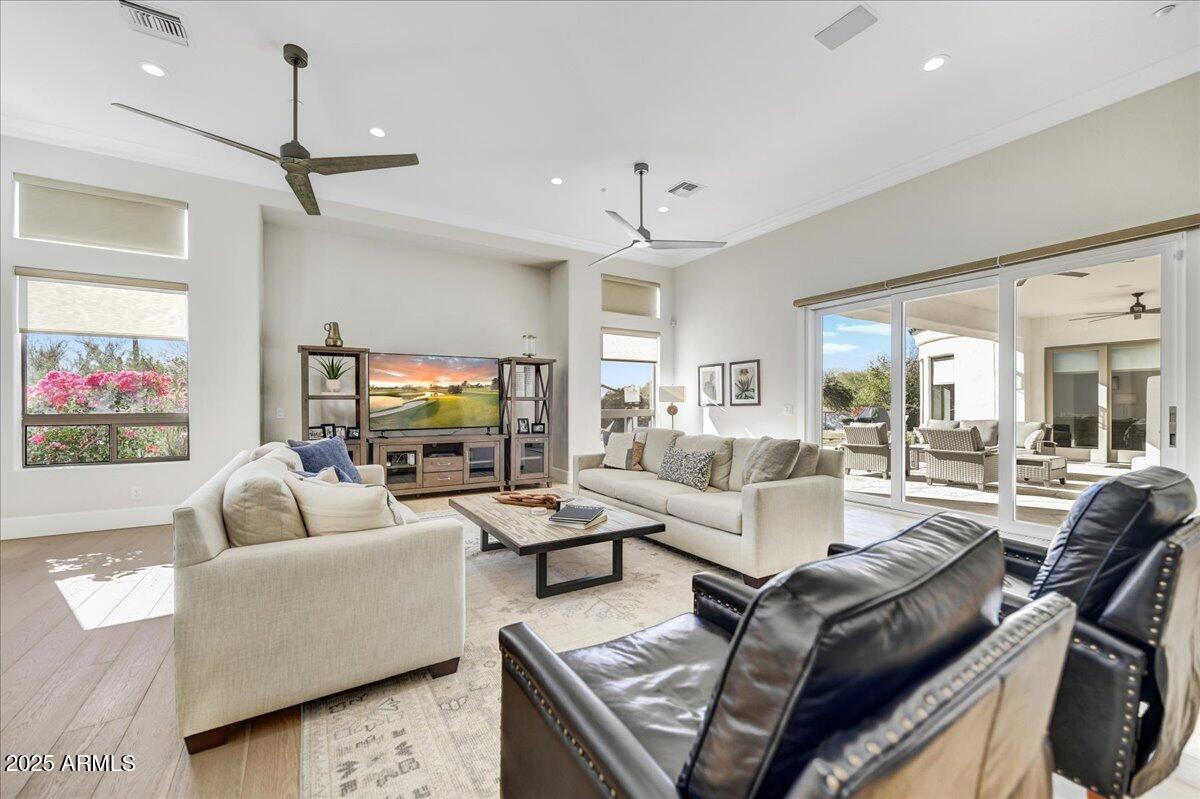 8027 E JUAN TABO Road