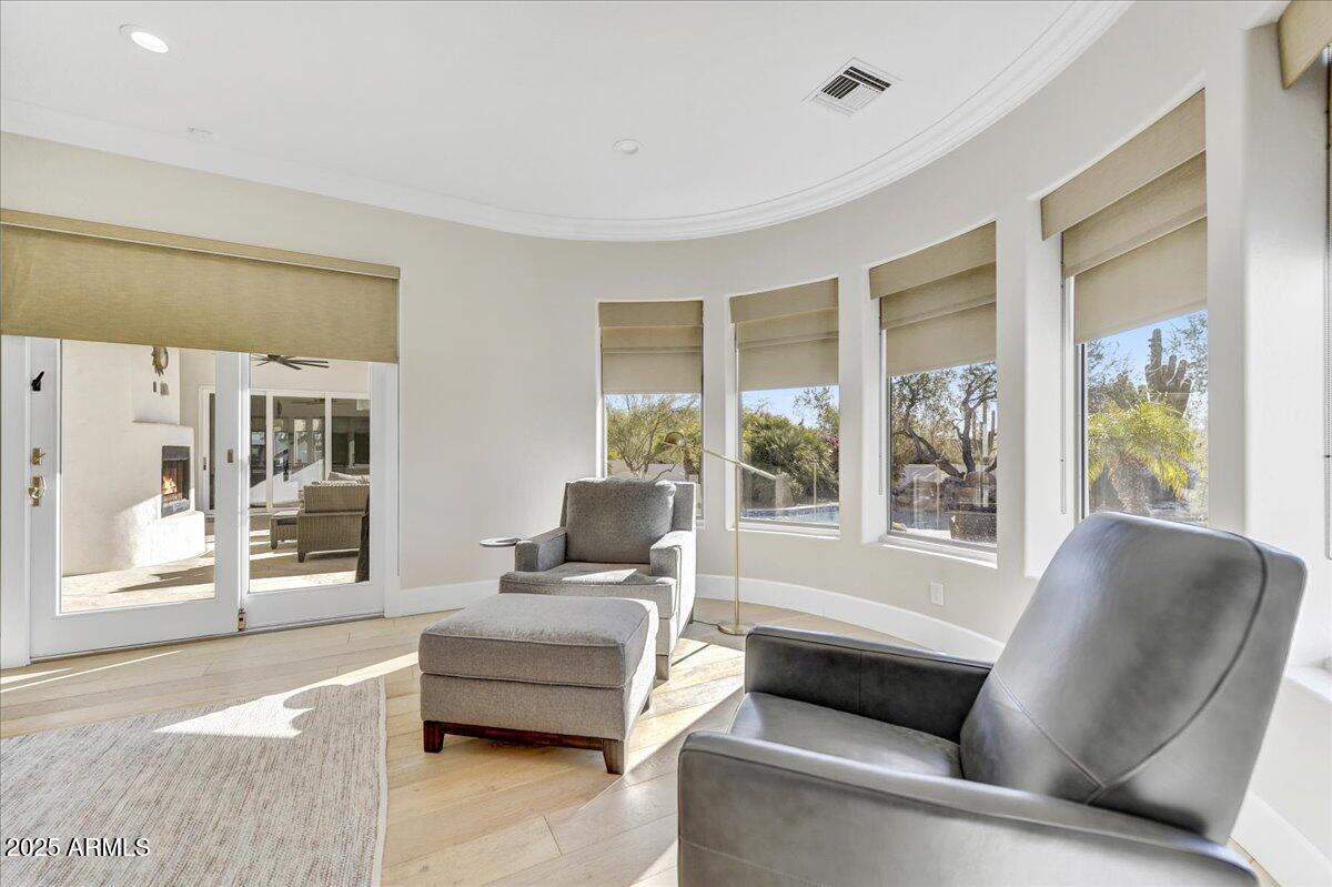 8027 E JUAN TABO Road