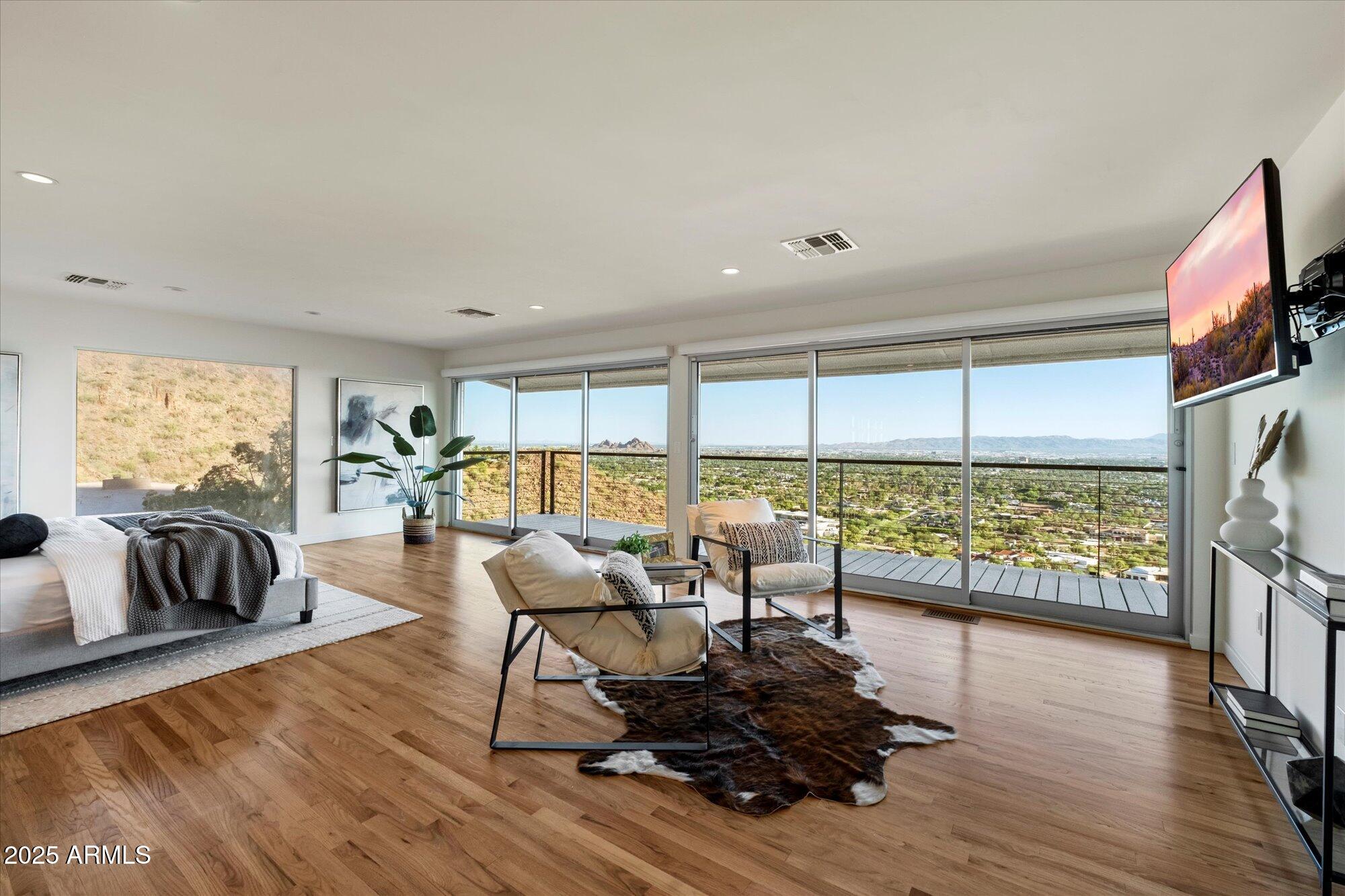 4959 E RED ROCK Drive