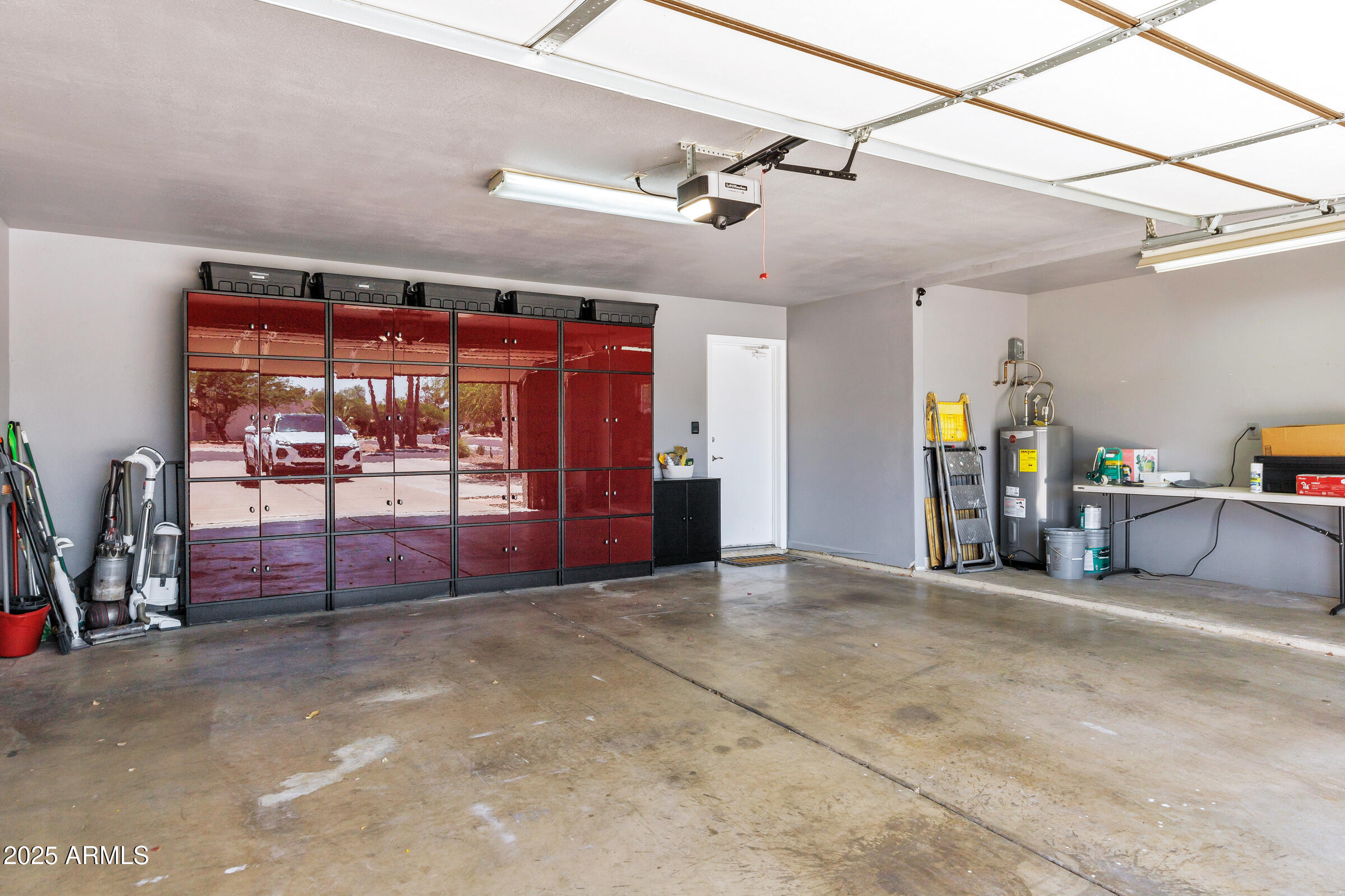 8936 N 80TH Place