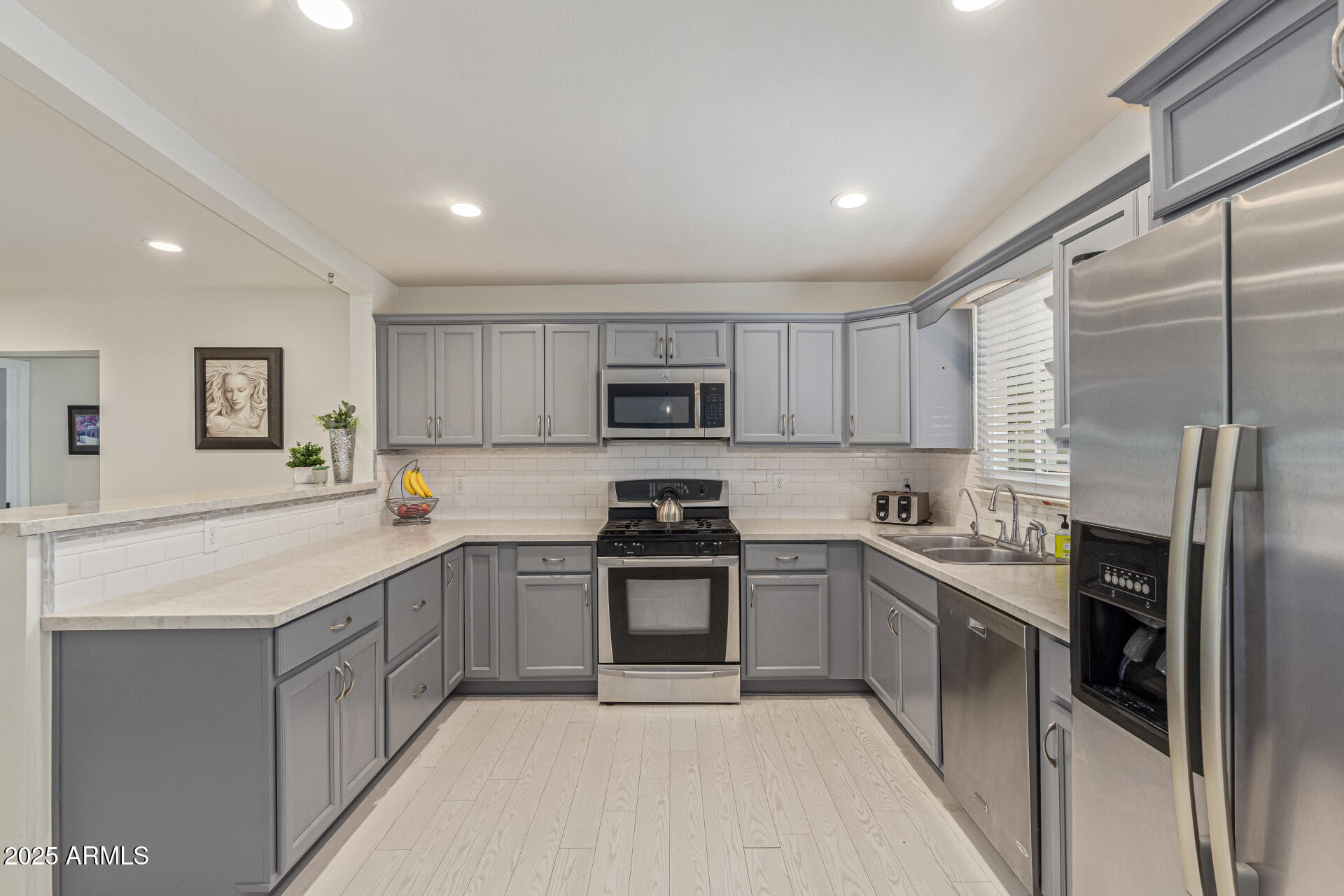 3802 E SHAW BUTTE Drive, Phoenix