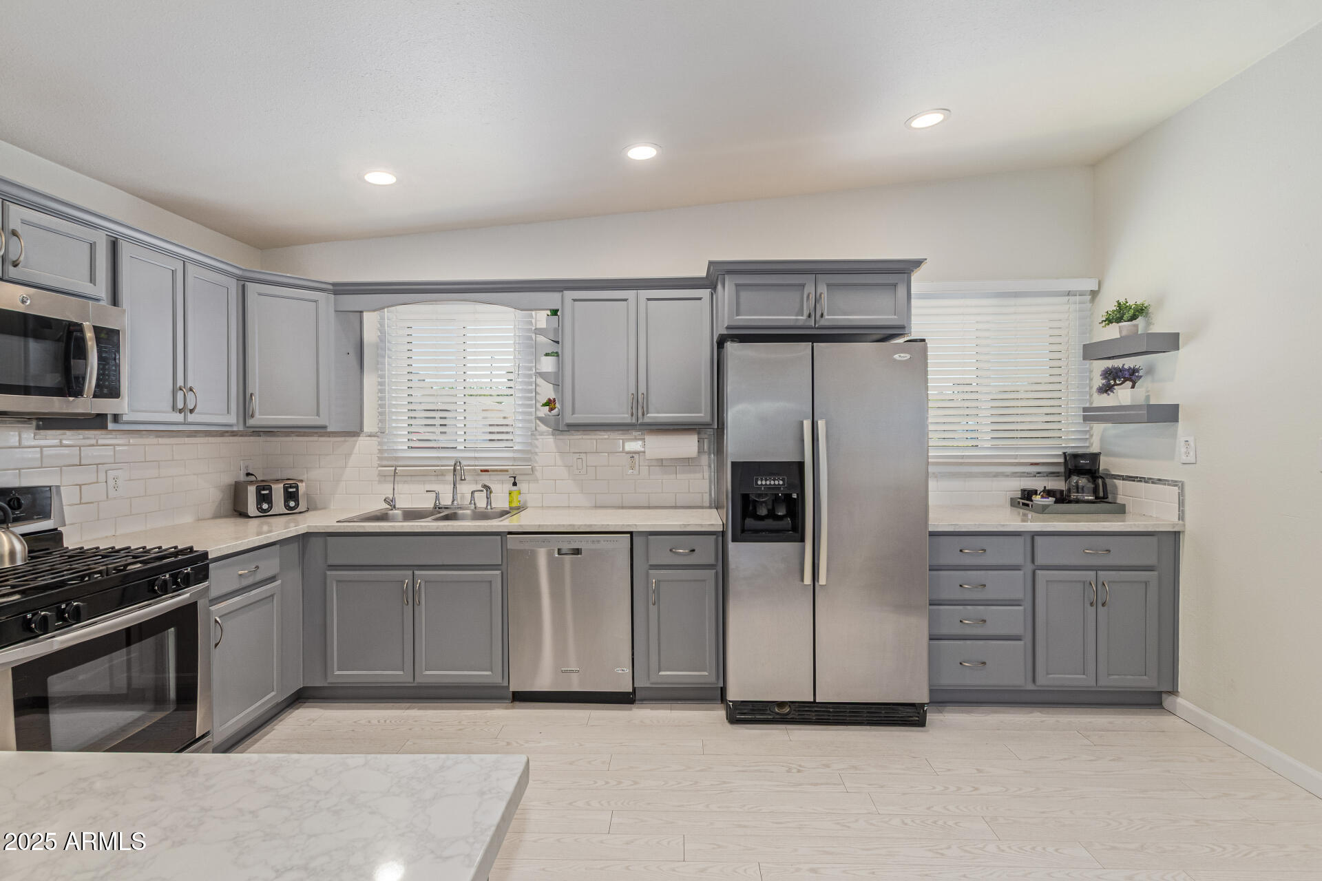 3802 E SHAW BUTTE Drive, Phoenix