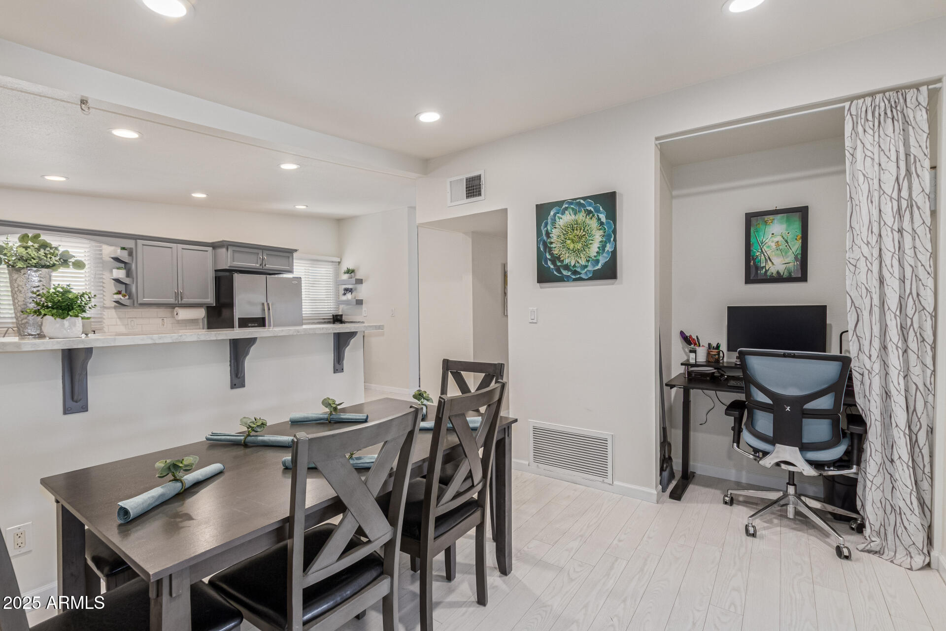 3802 E SHAW BUTTE Drive, Phoenix