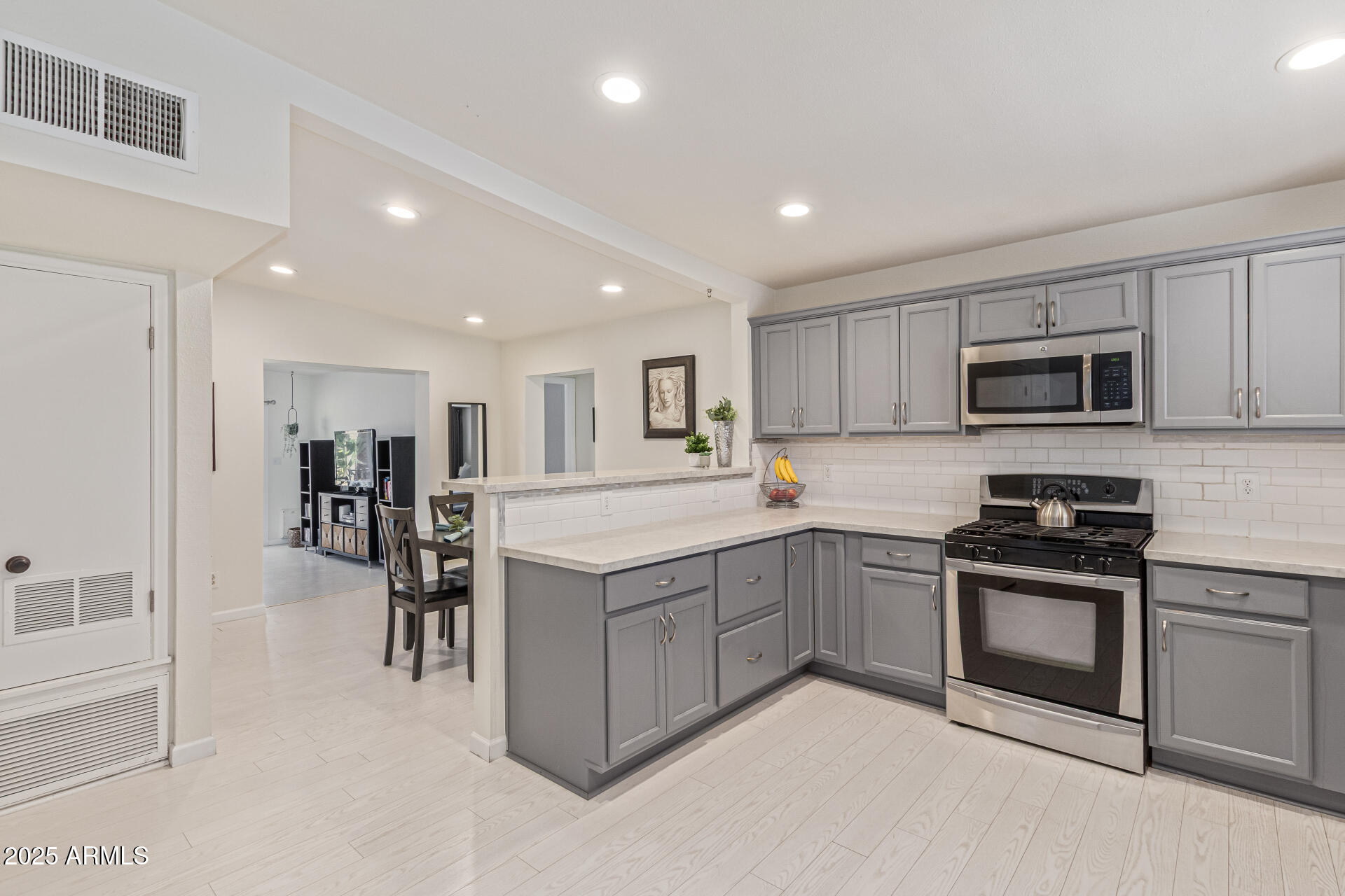 3802 E SHAW BUTTE Drive, Phoenix