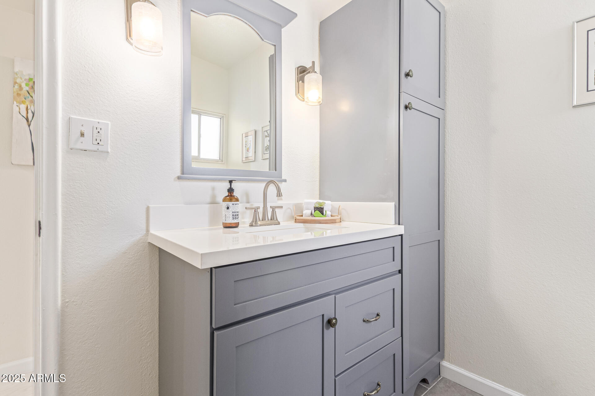 3802 E SHAW BUTTE Drive, Phoenix