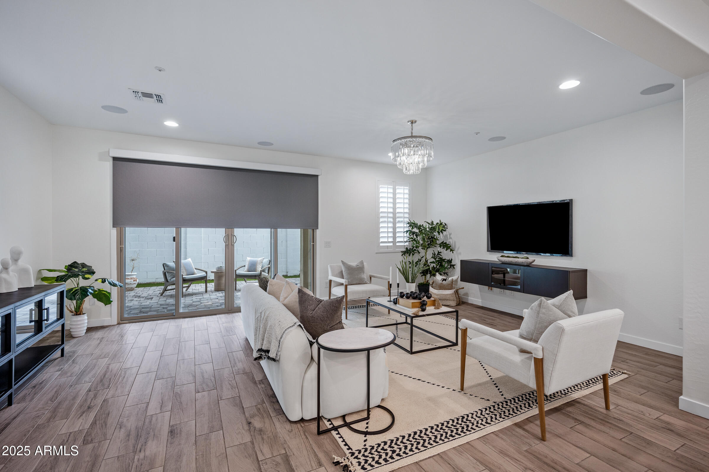 2342 W GLORIA Lane