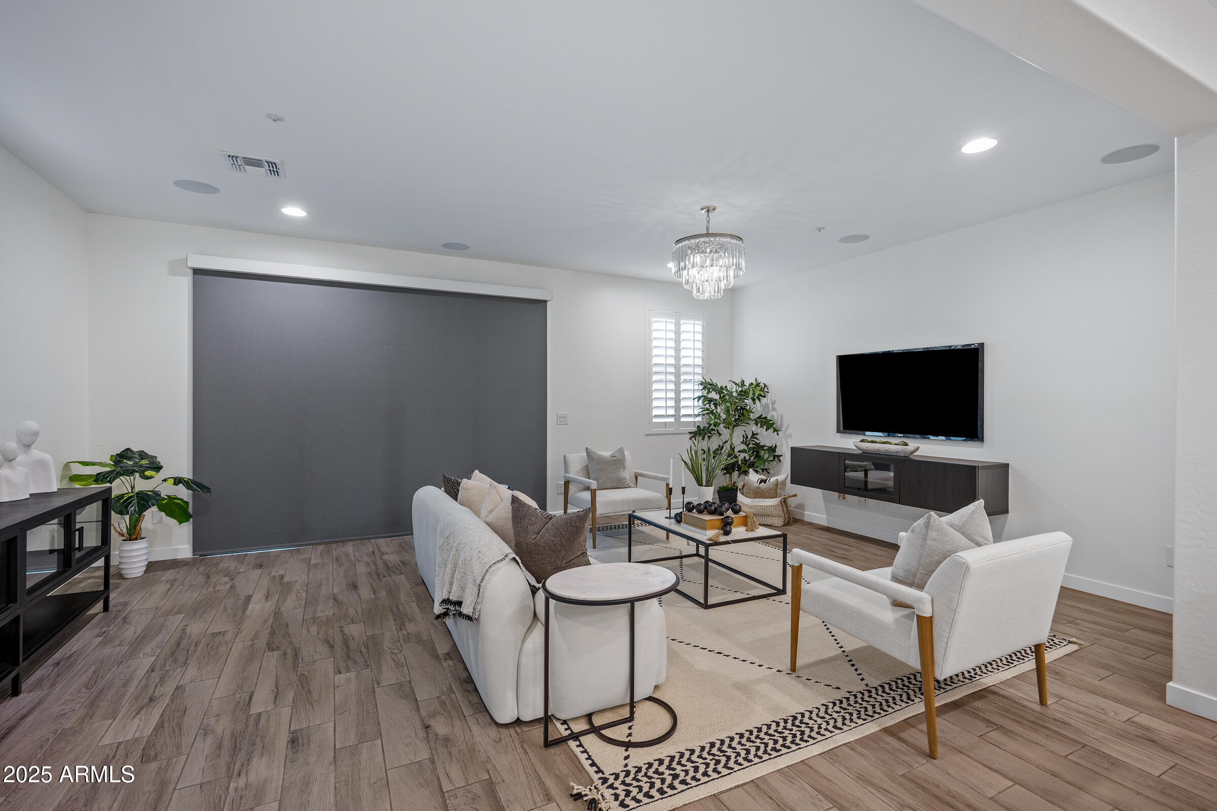 2342 W GLORIA Lane