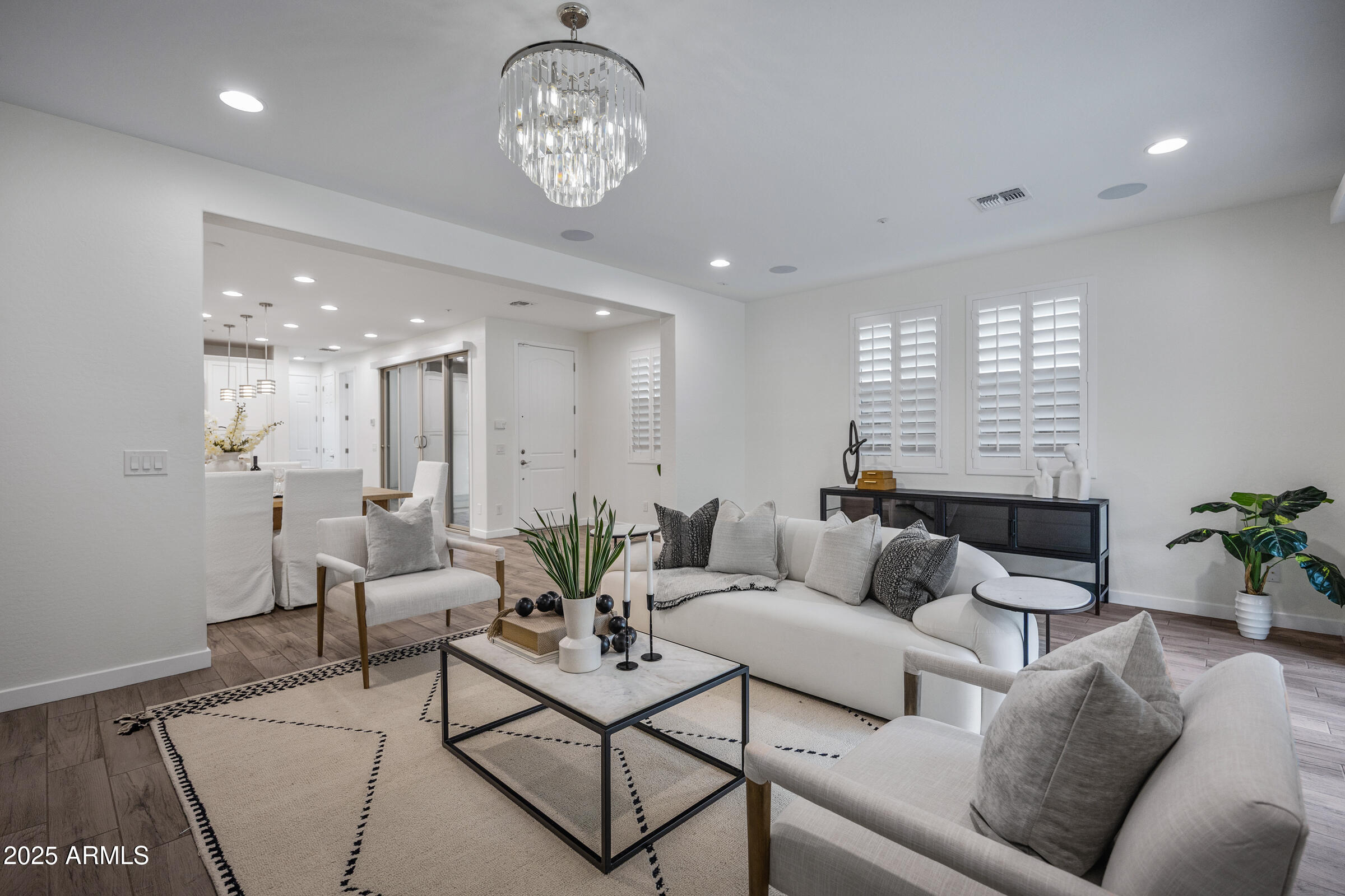 2342 W GLORIA Lane
