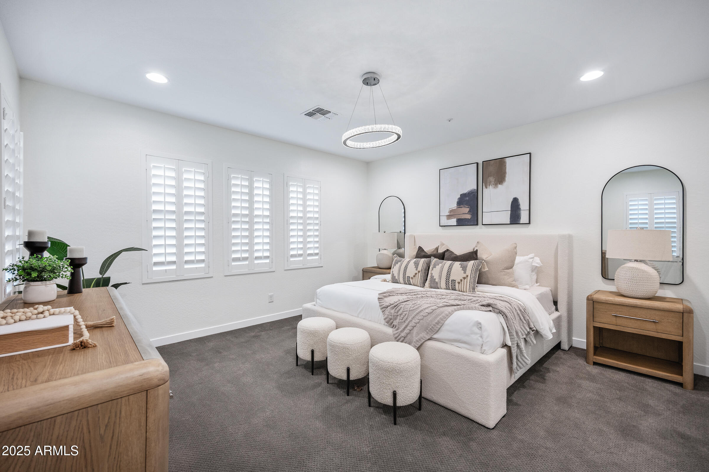 2342 W GLORIA Lane