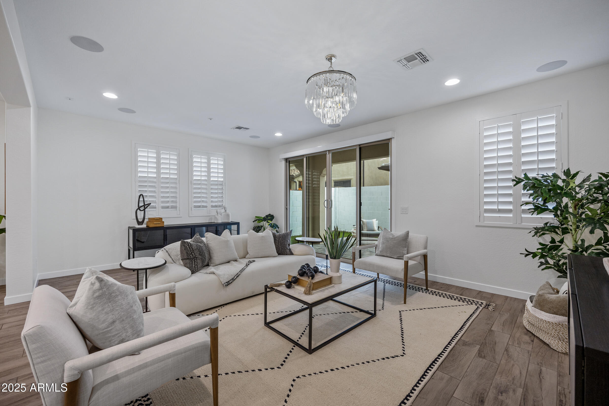 2342 W GLORIA Lane