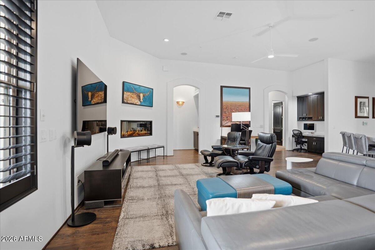 5311 E GRAY WOLF Trail