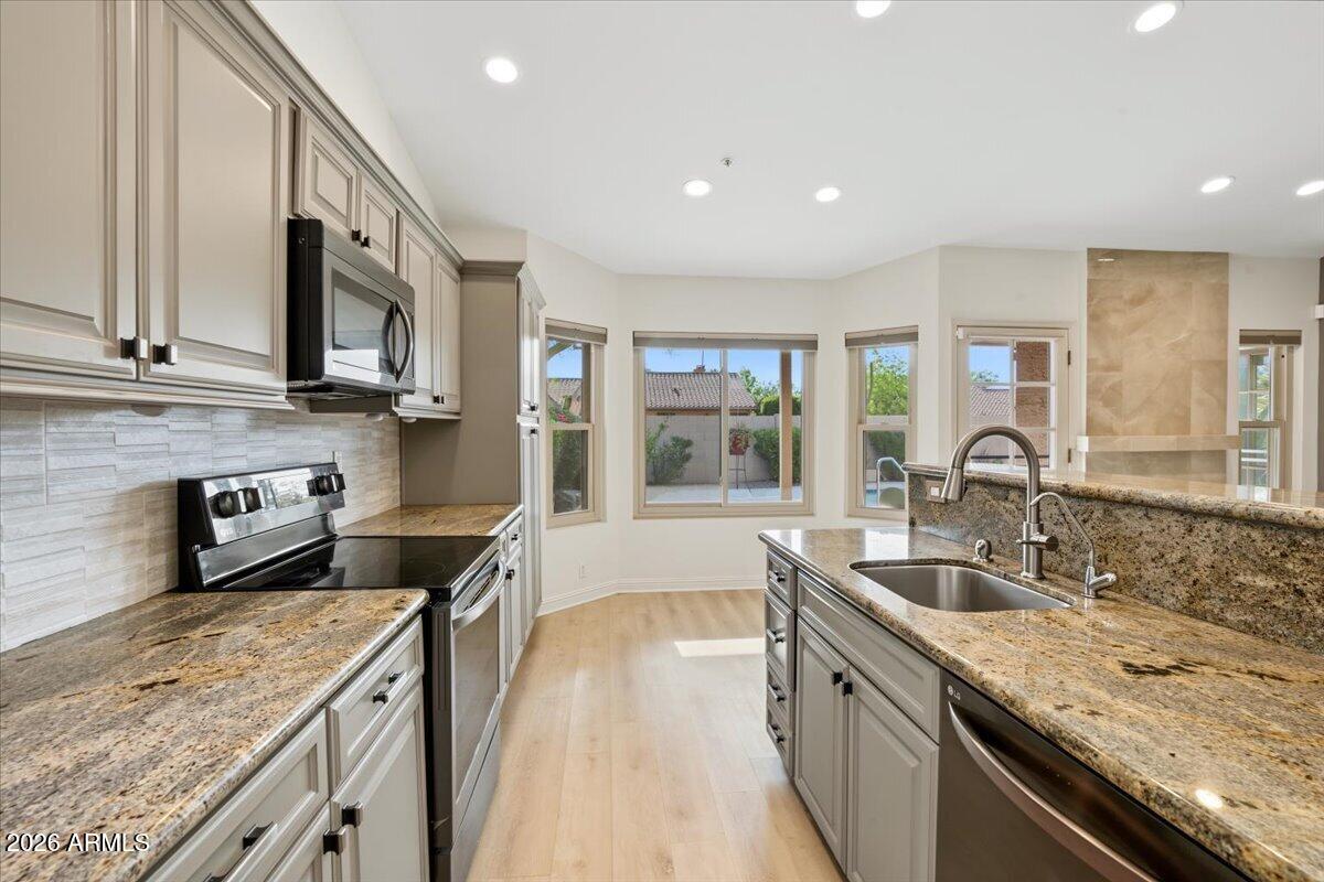 13329 N 94TH Place