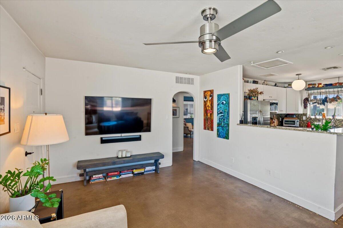 4446 N 33RD Place