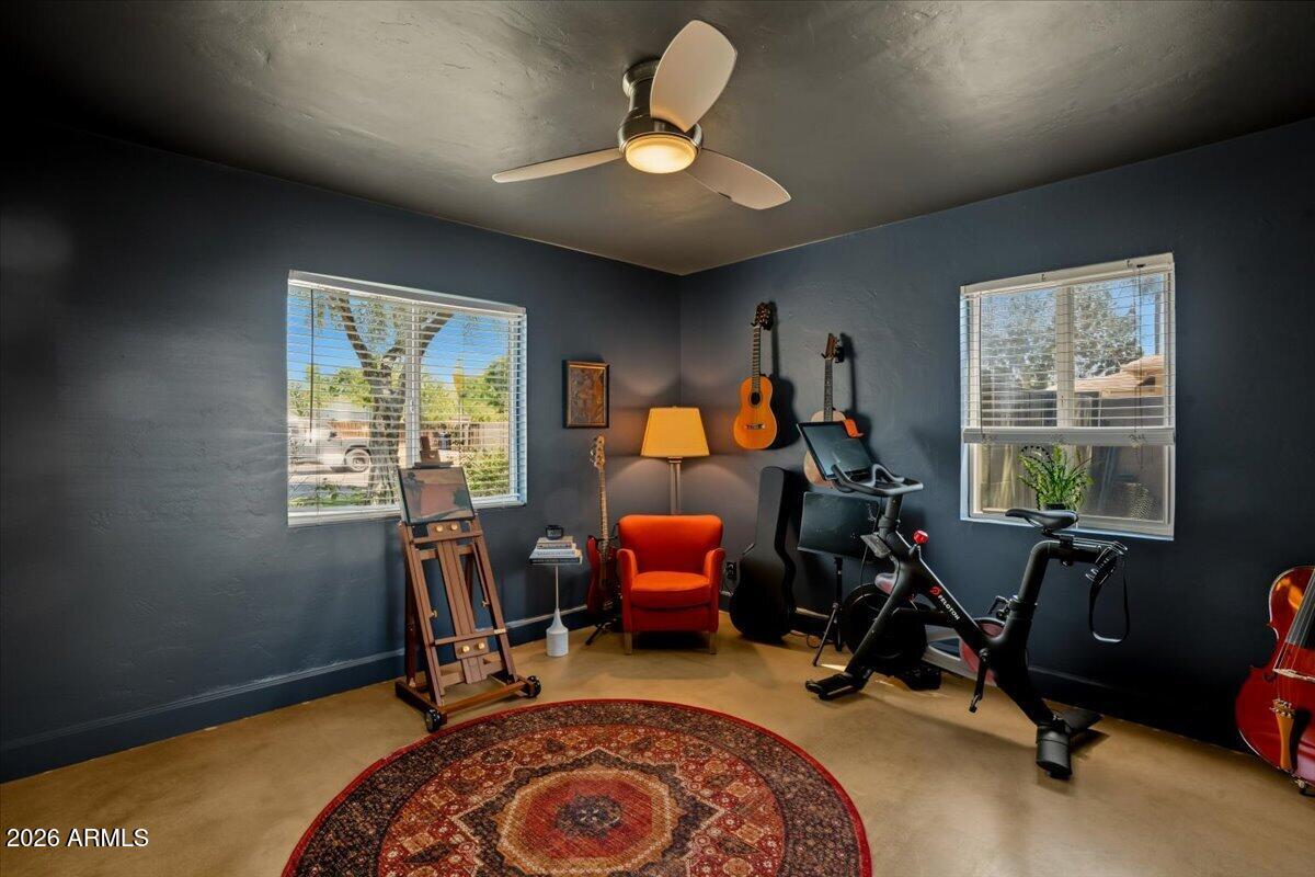 4446 N 33RD Place