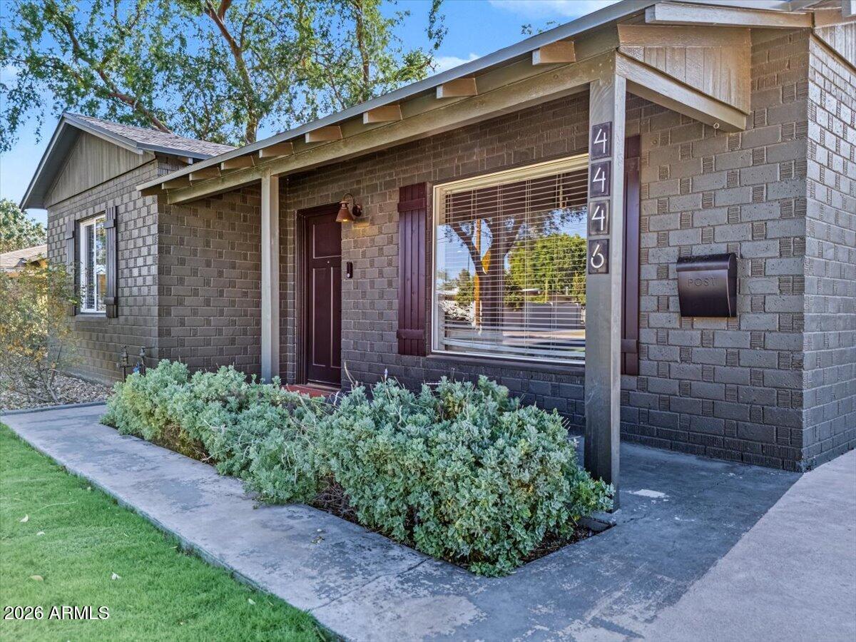 4446 N 33RD Place