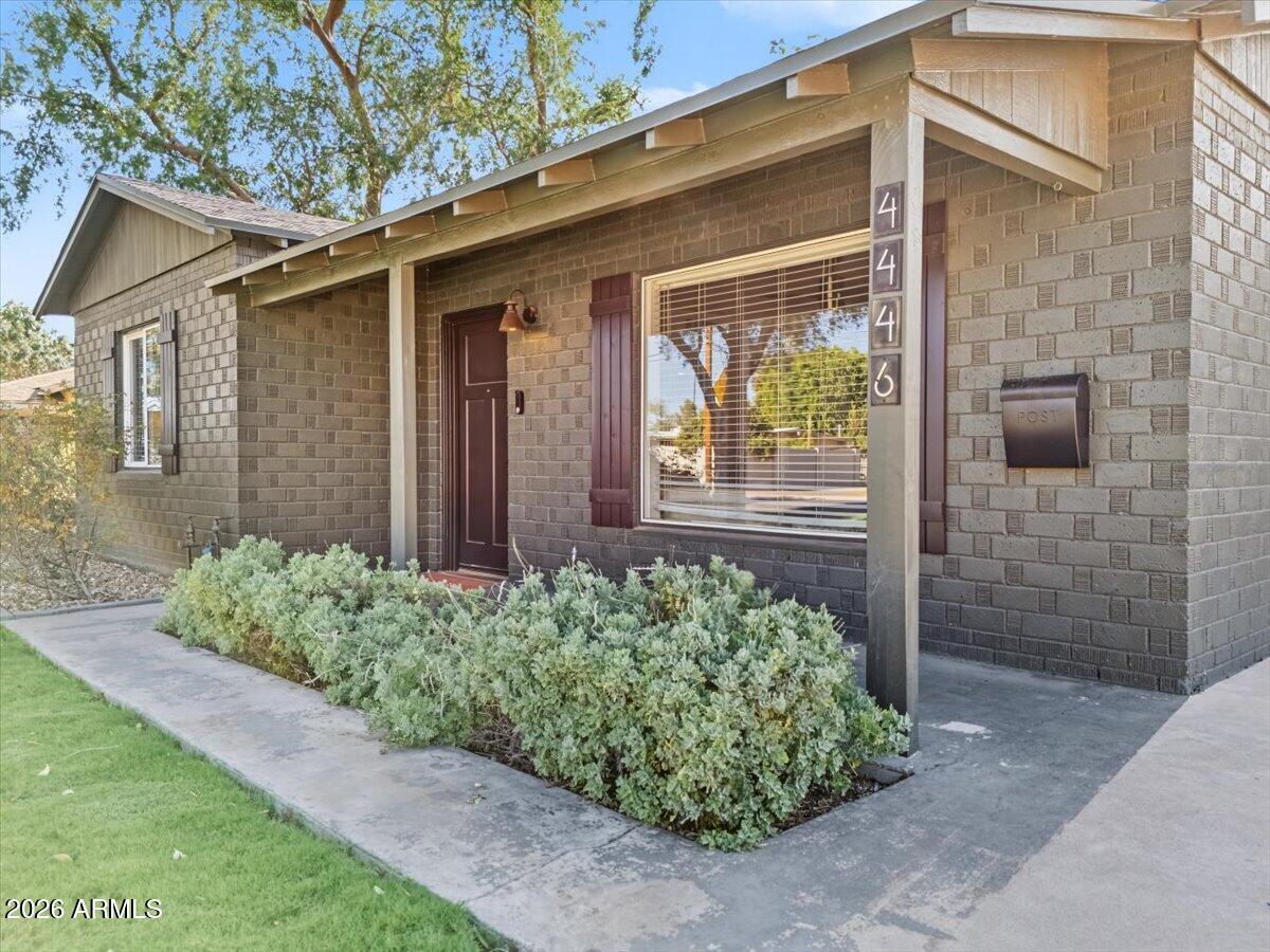 4446 N 33RD Place