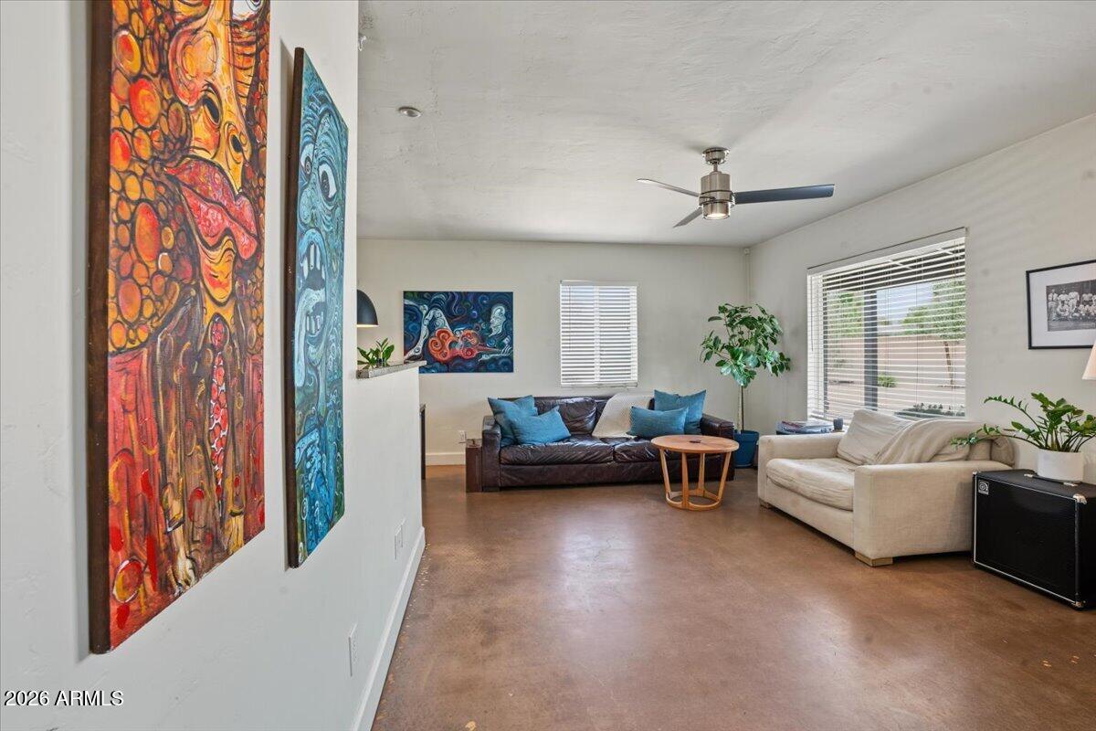 4446 N 33RD Place