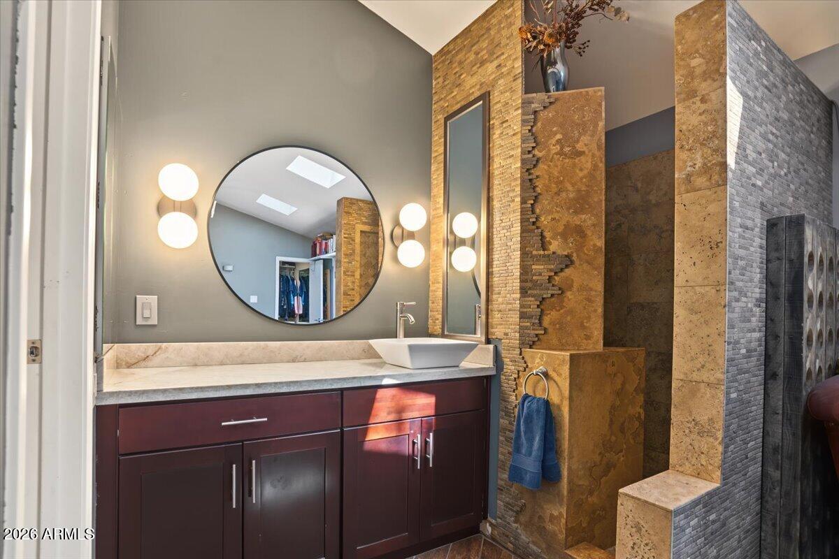 4446 N 33RD Place