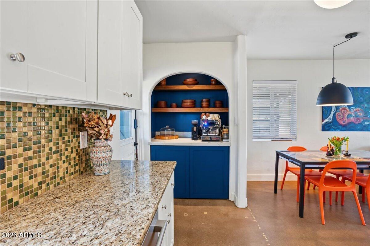 4446 N 33RD Place
