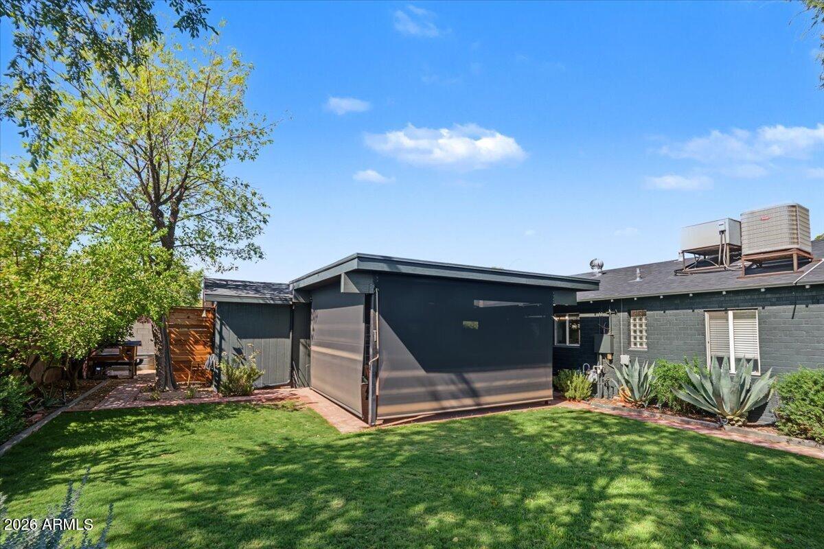 4446 N 33RD Place