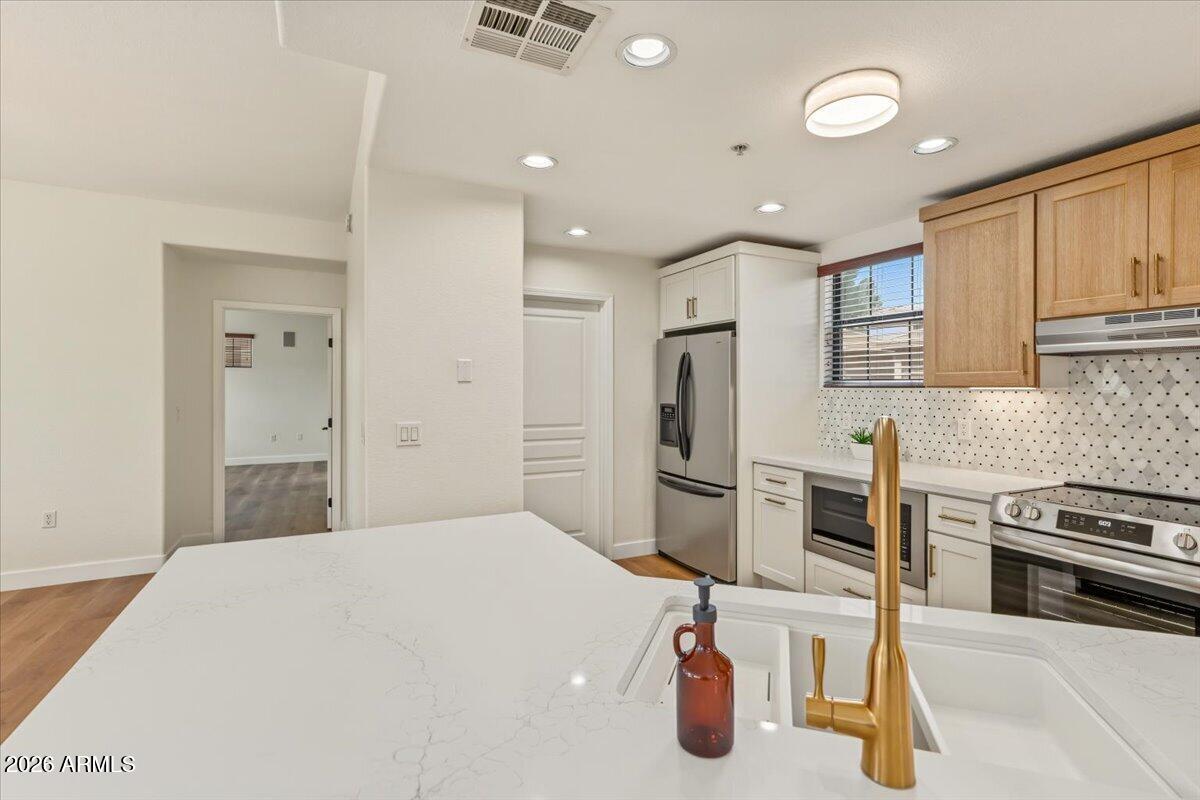 1716 ALPINE MEADOWS Lane 1805