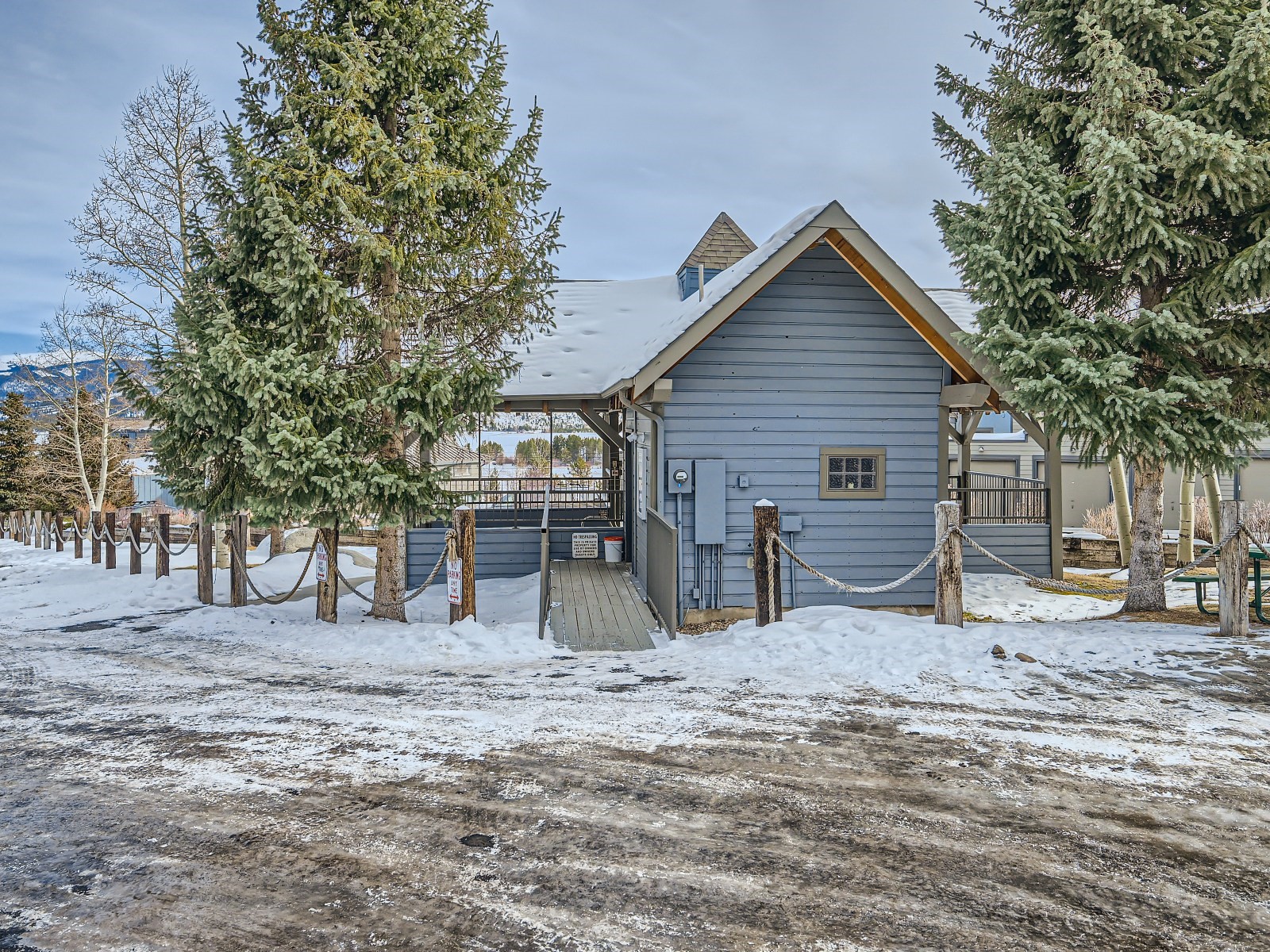 1650 Lakeview TERRACE 205E