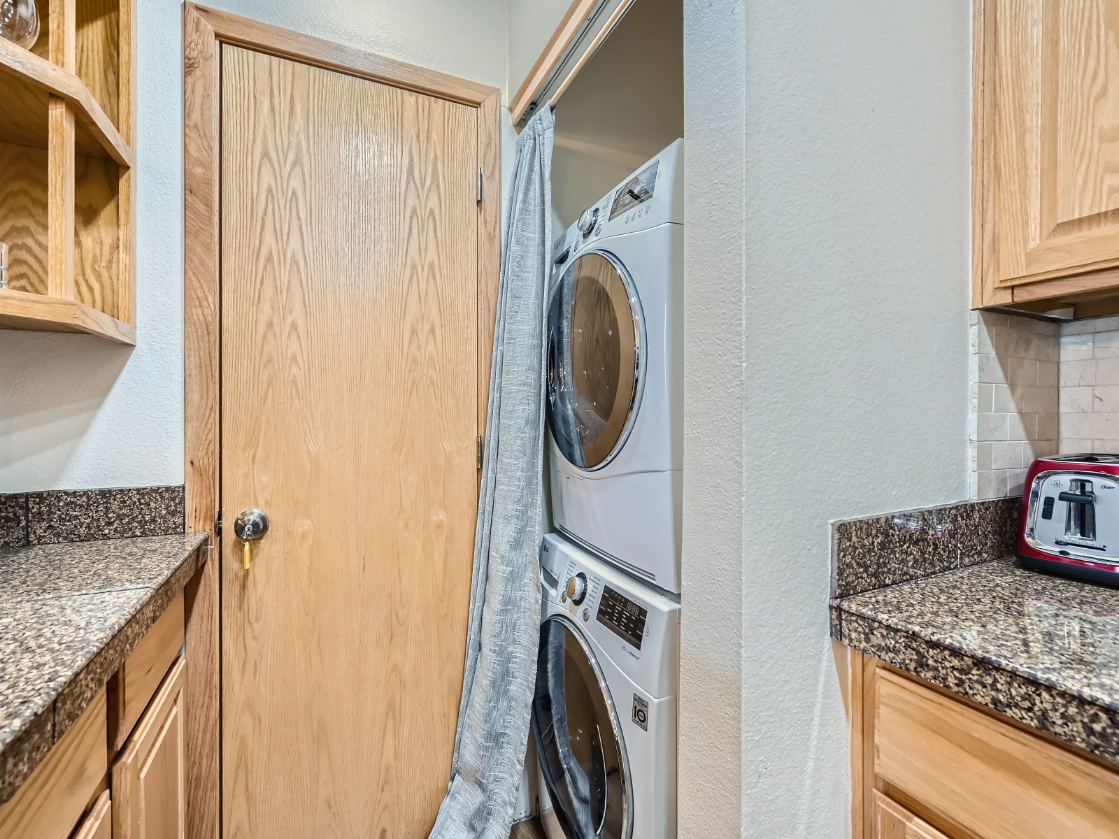 1650 Lakeview TERRACE 205E