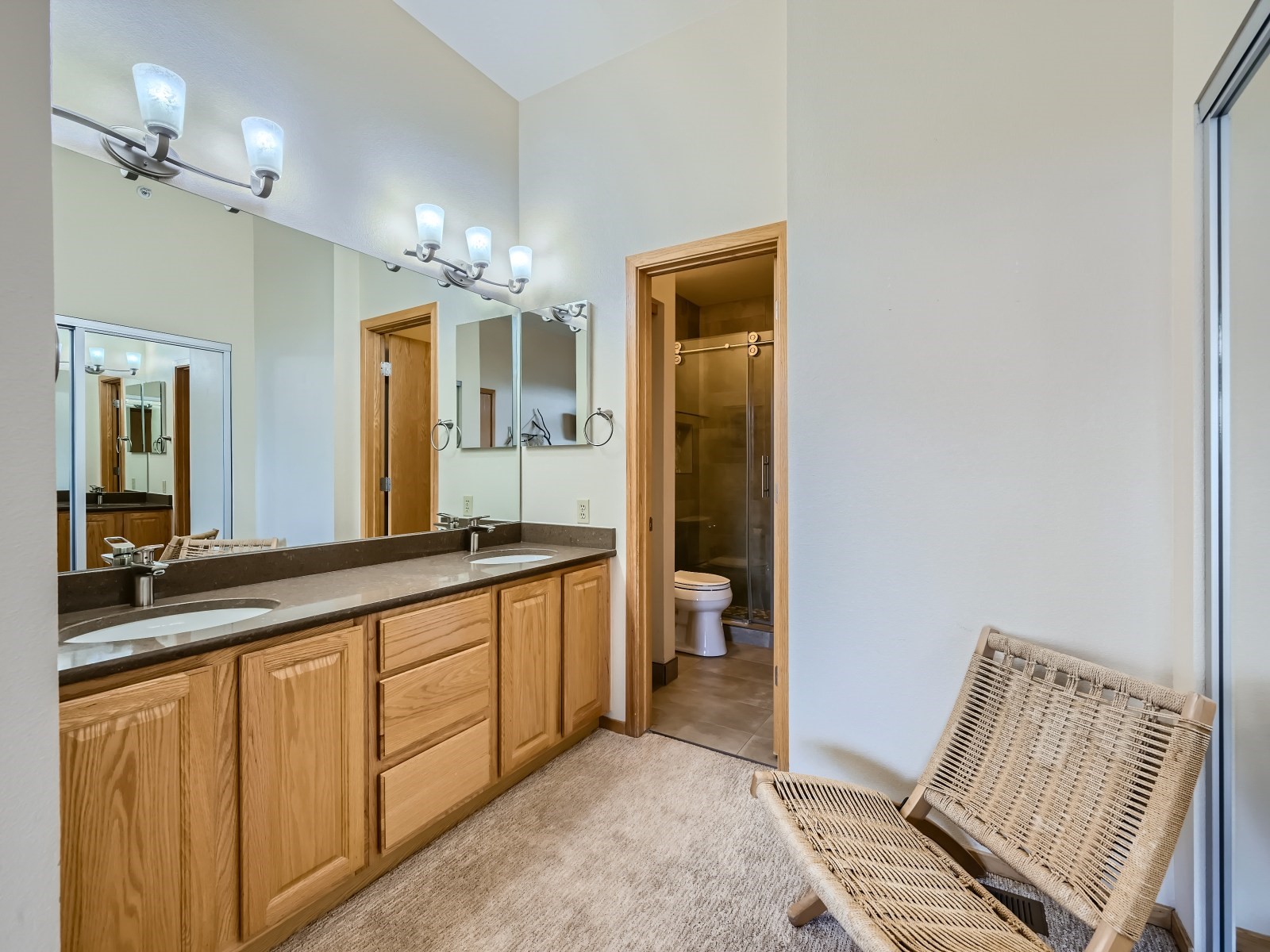 1650 Lakeview TERRACE 205E