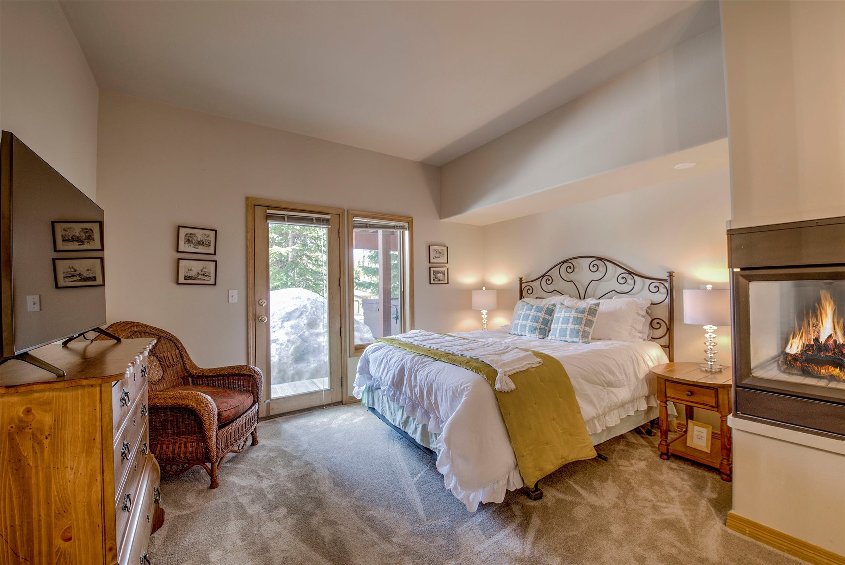 476 Highwood CIRCLE 23