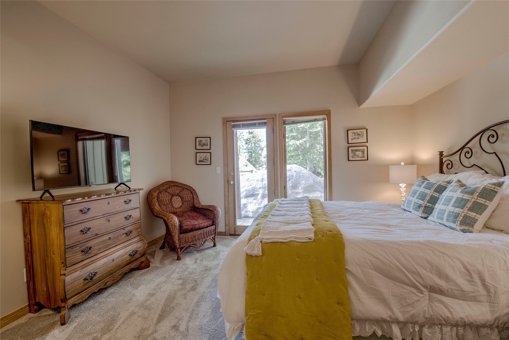 476 Highwood CIRCLE 23