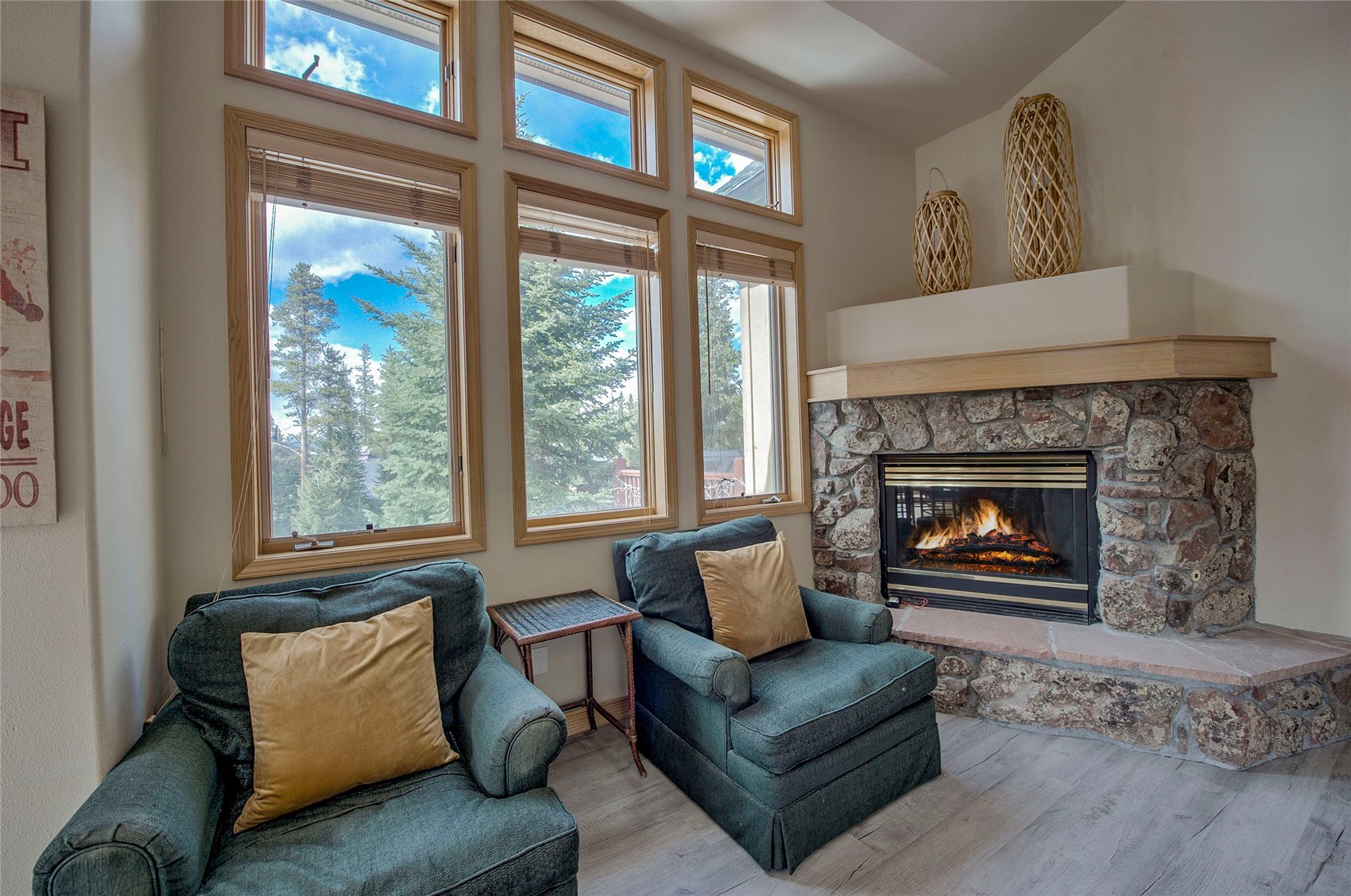 476 Highwood CIRCLE 23
