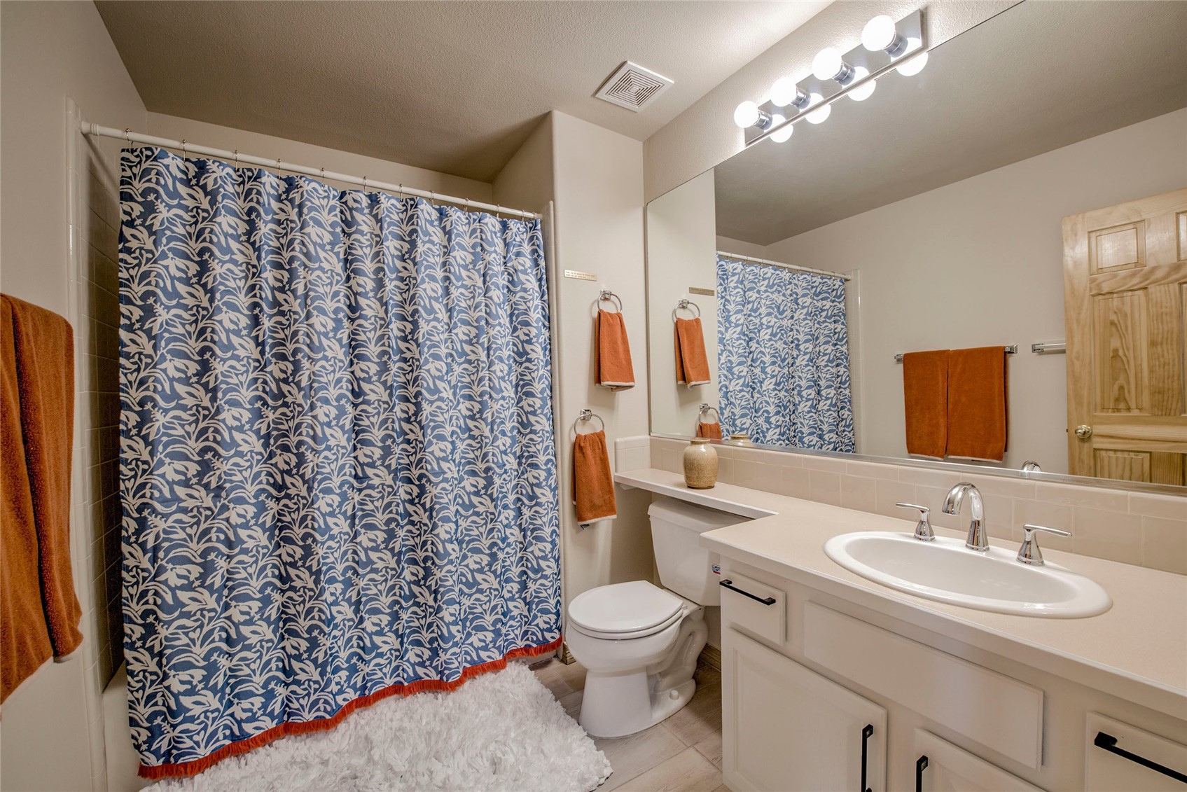 476 Highwood CIRCLE 23