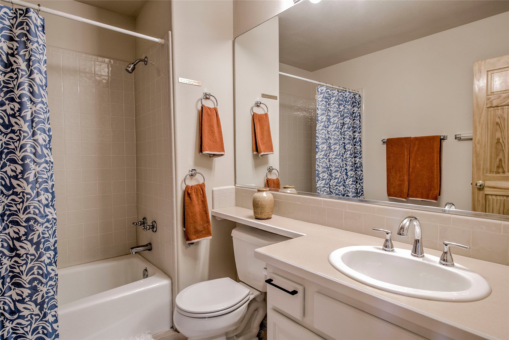 476 Highwood CIRCLE 23