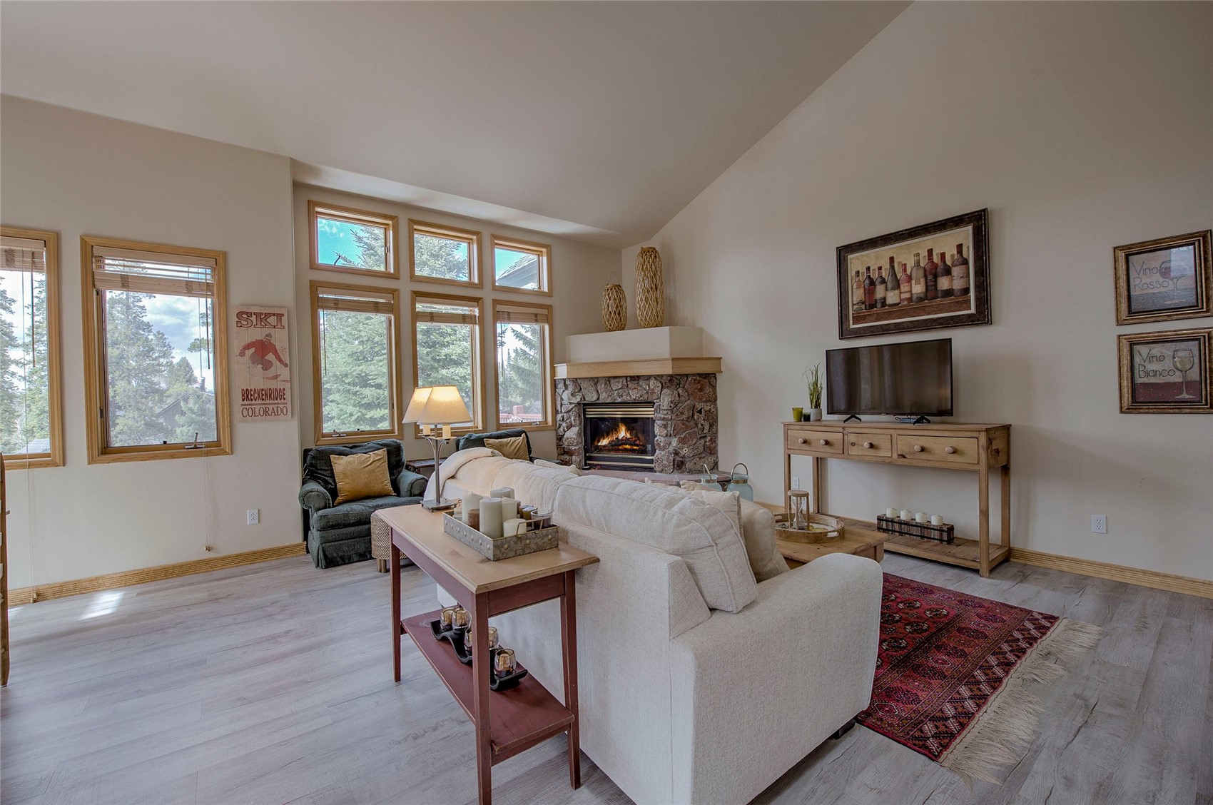 476 Highwood CIRCLE 23