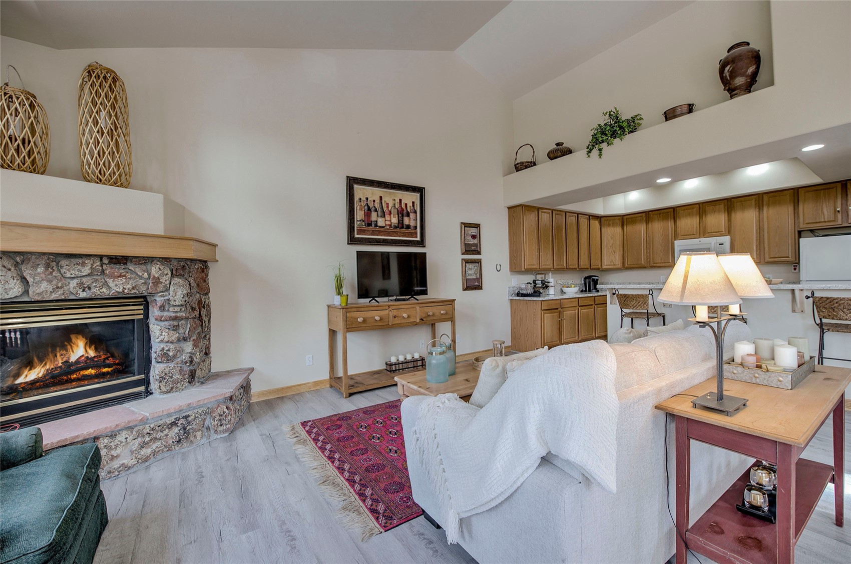 476 Highwood CIRCLE 23