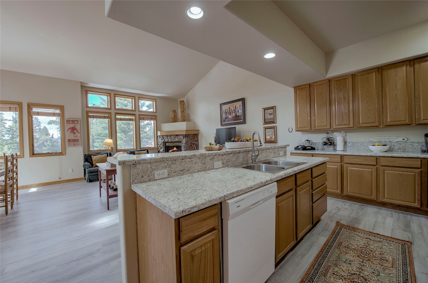476 Highwood CIRCLE 23