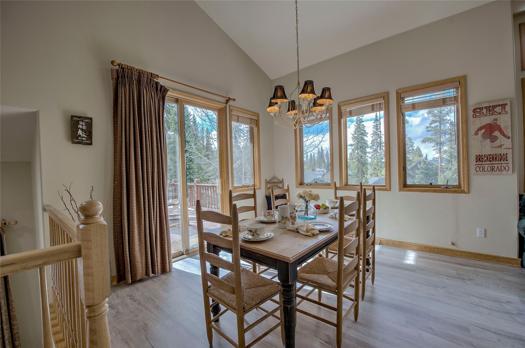476 Highwood CIRCLE 23