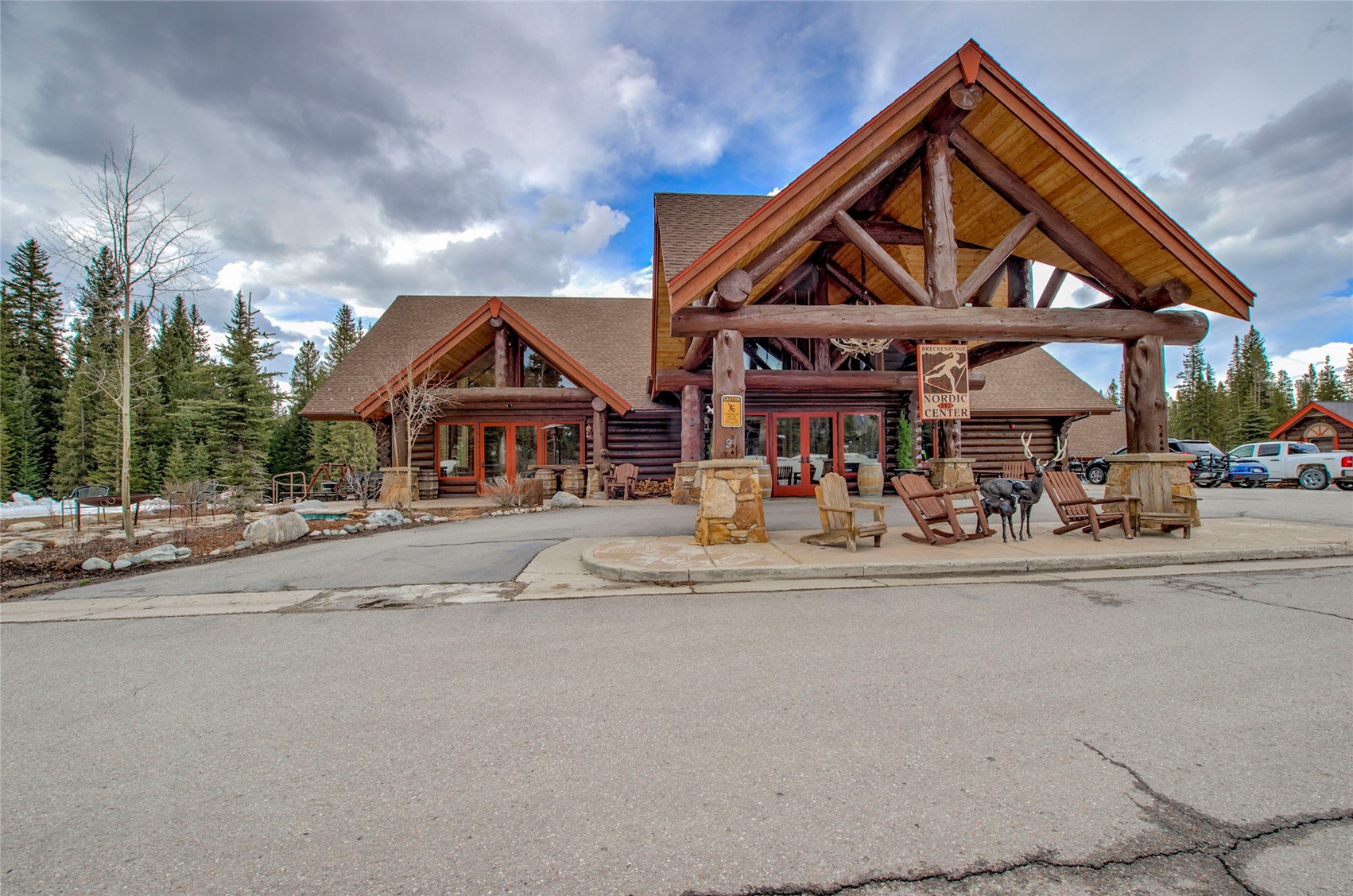 476 Highwood CIRCLE 23