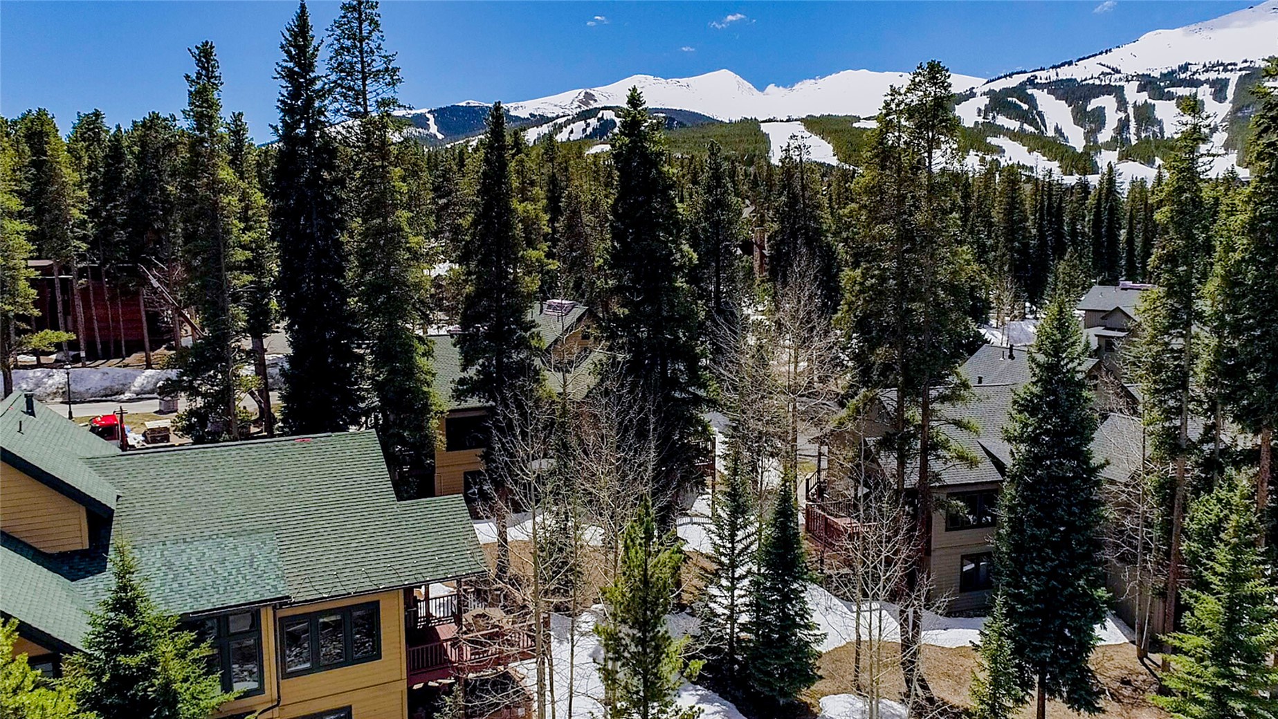 476 Highwood CIRCLE 23