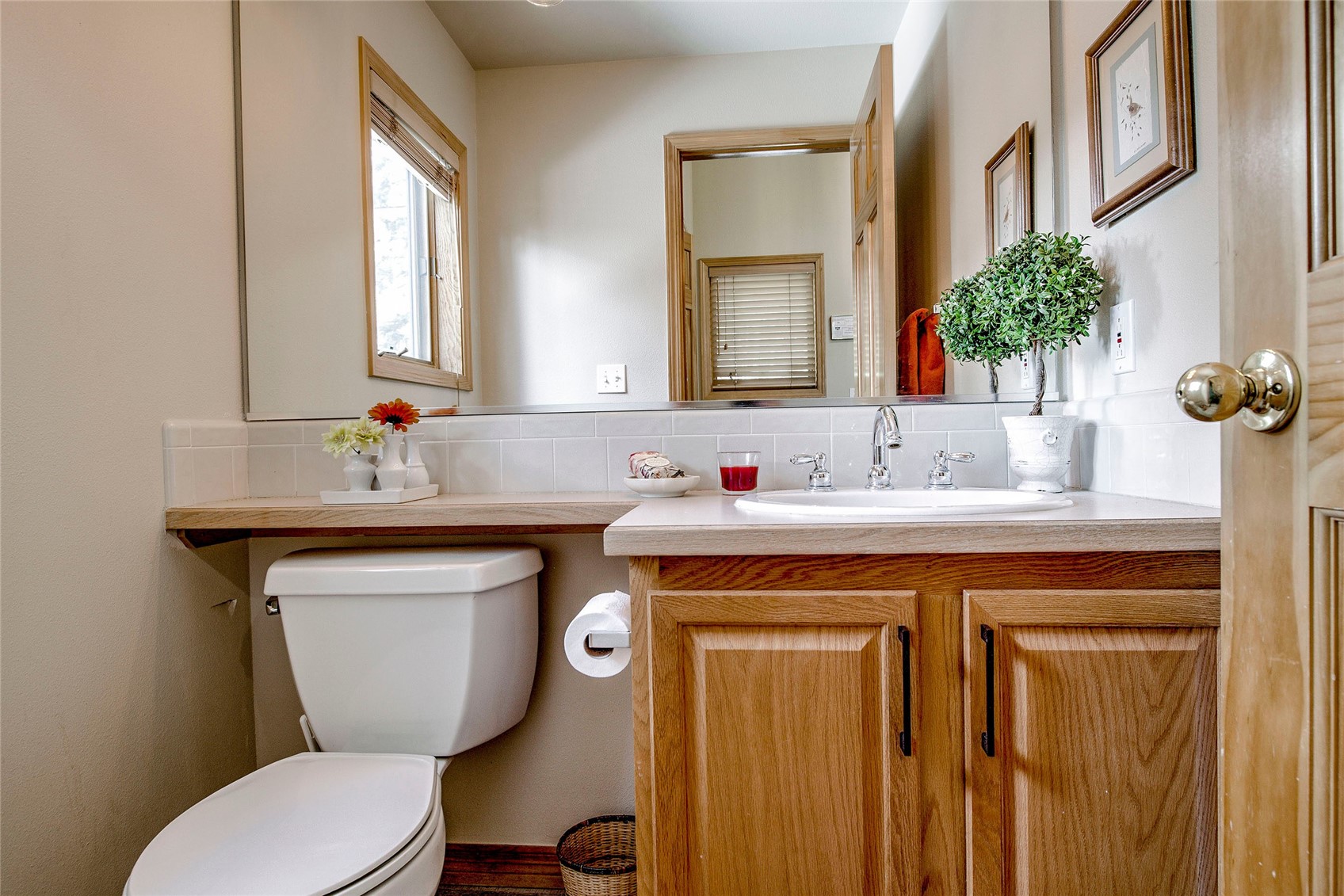 476 Highwood CIRCLE 23