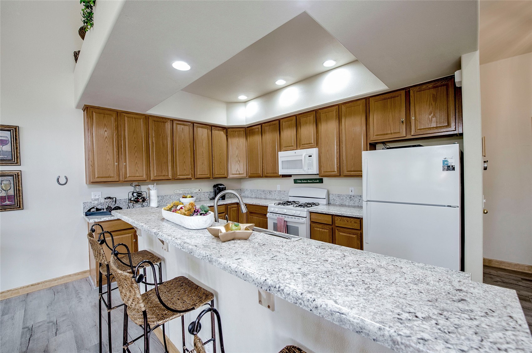 476 Highwood CIRCLE 23