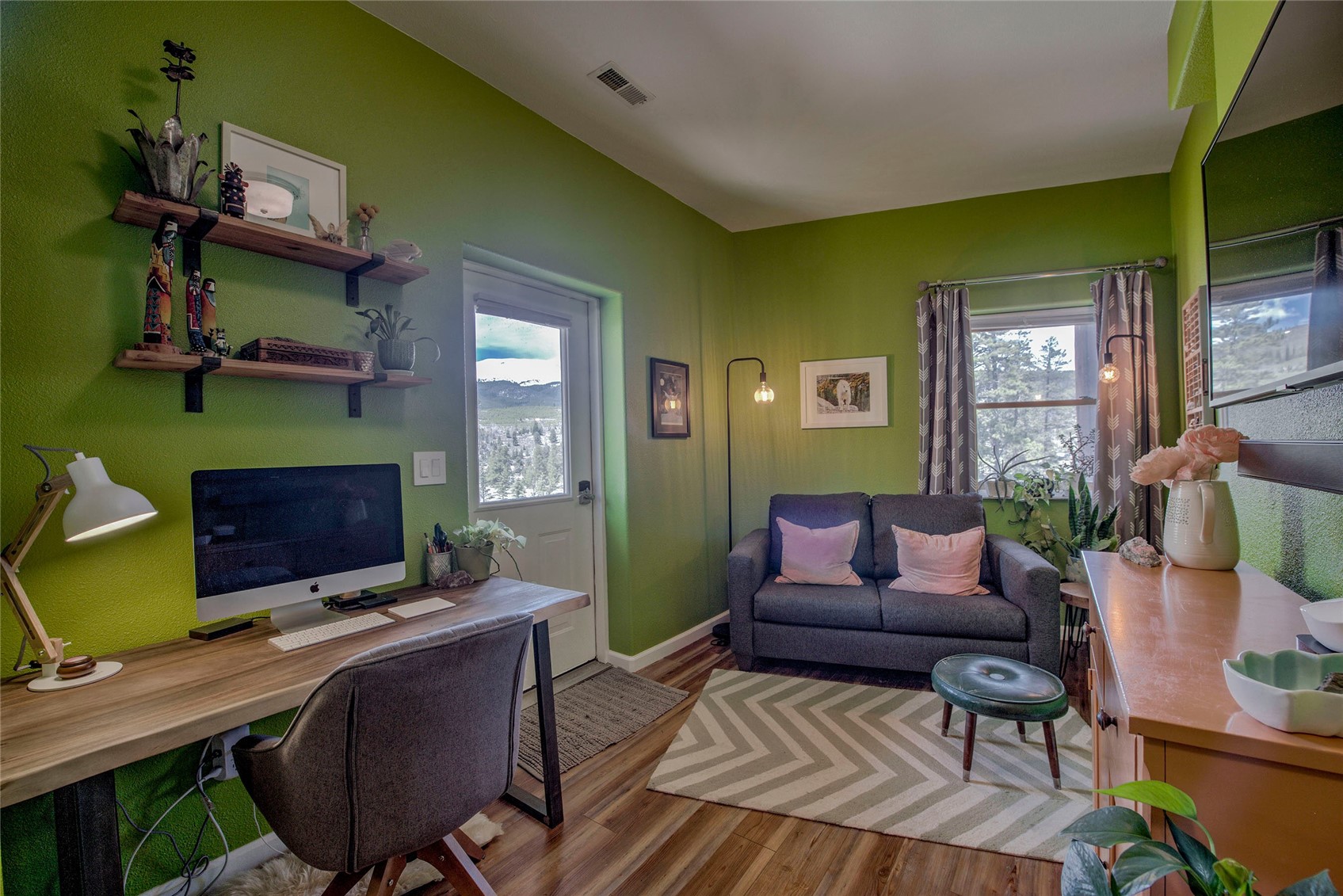781 Fairview BOULEVARD